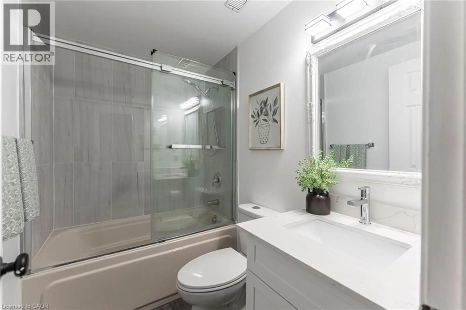 #303 36 JAMES Street S - Image 13