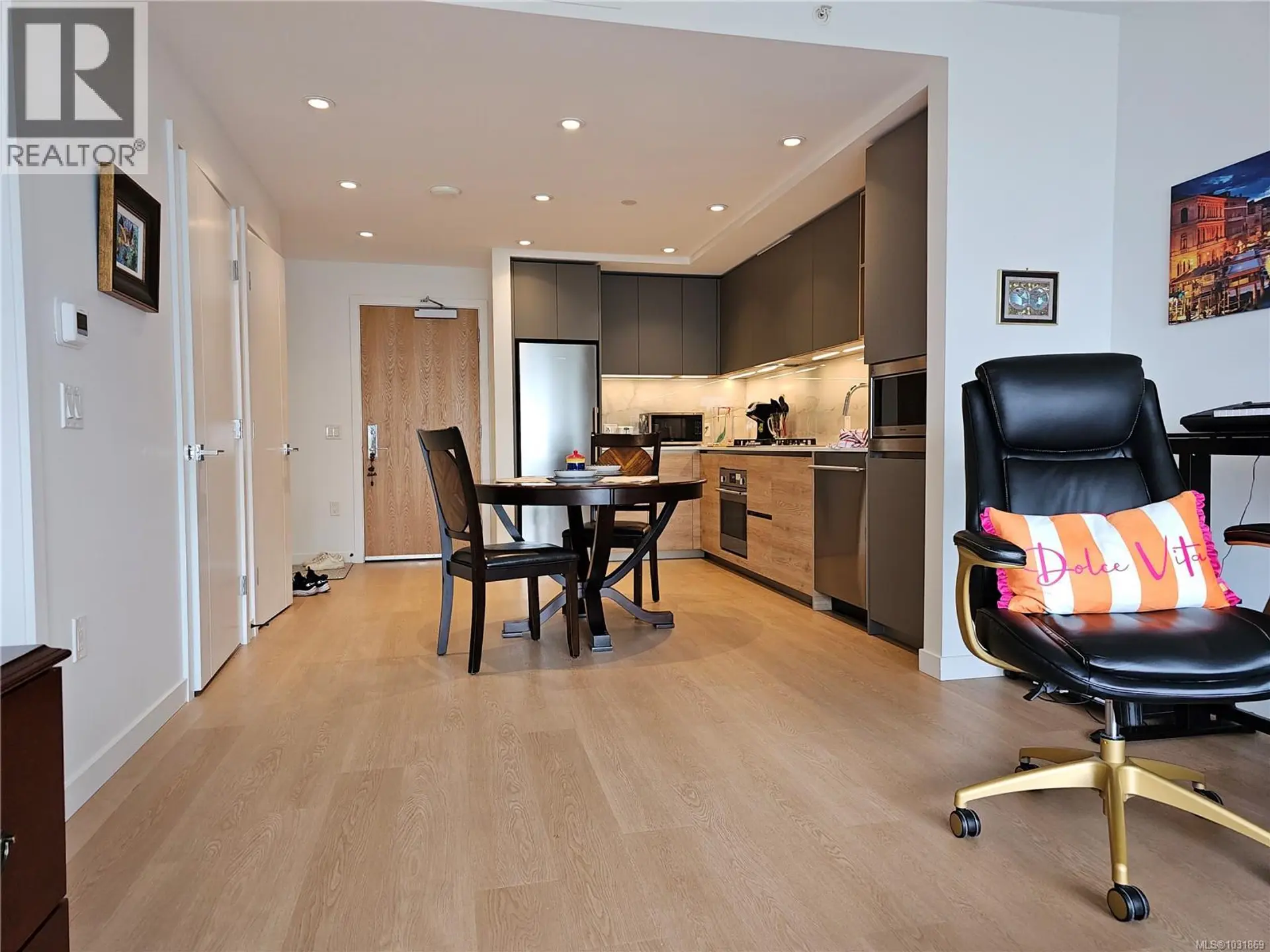 #504 363 Tyee Rd - Image 5