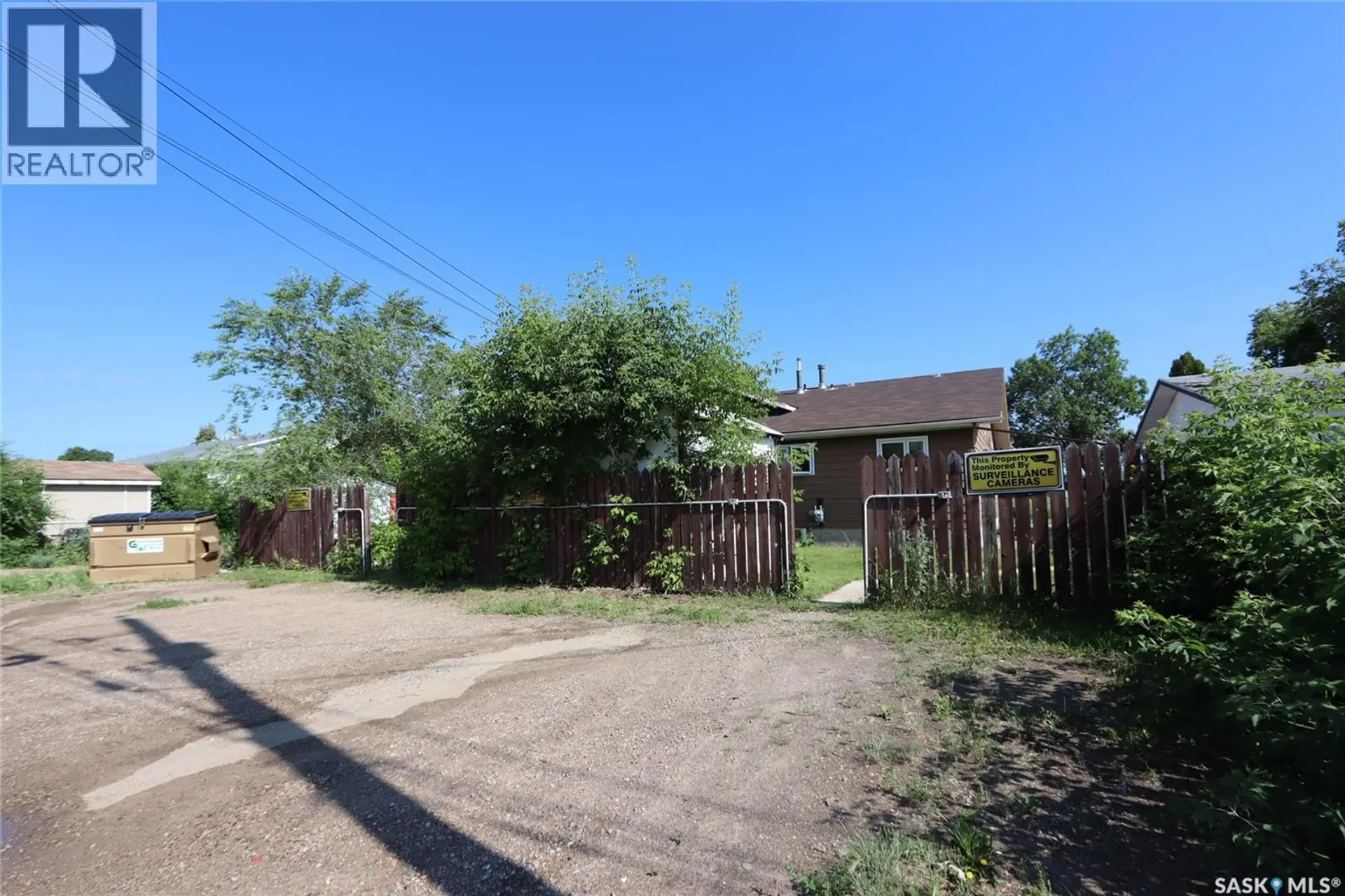 835 7TH STREET E - Image 13