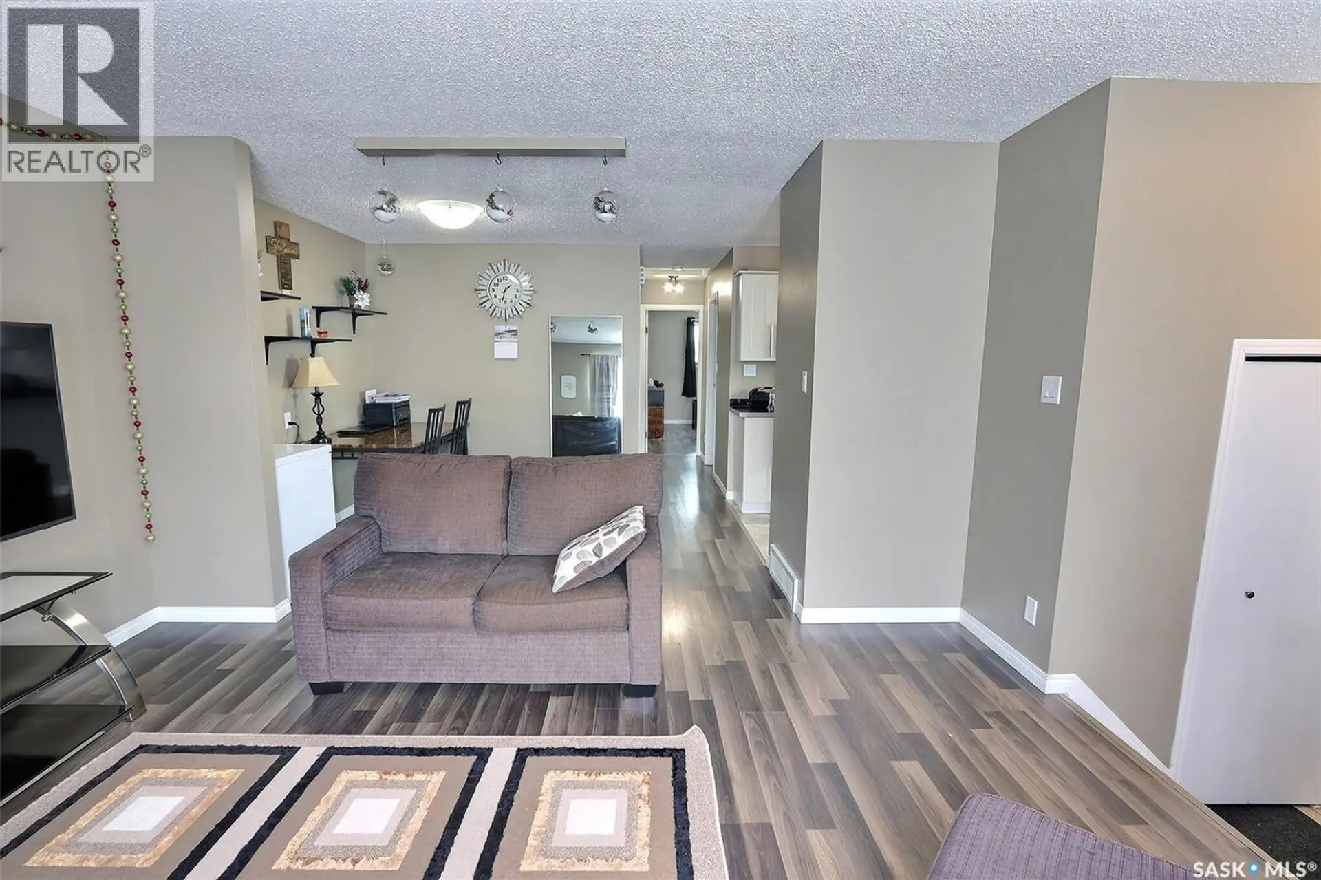 835 7TH STREET E - Image 4
