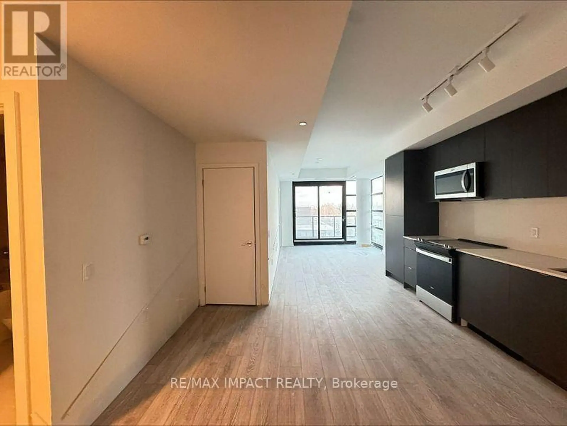 #603 1606 CHARLES STREET - Image 3