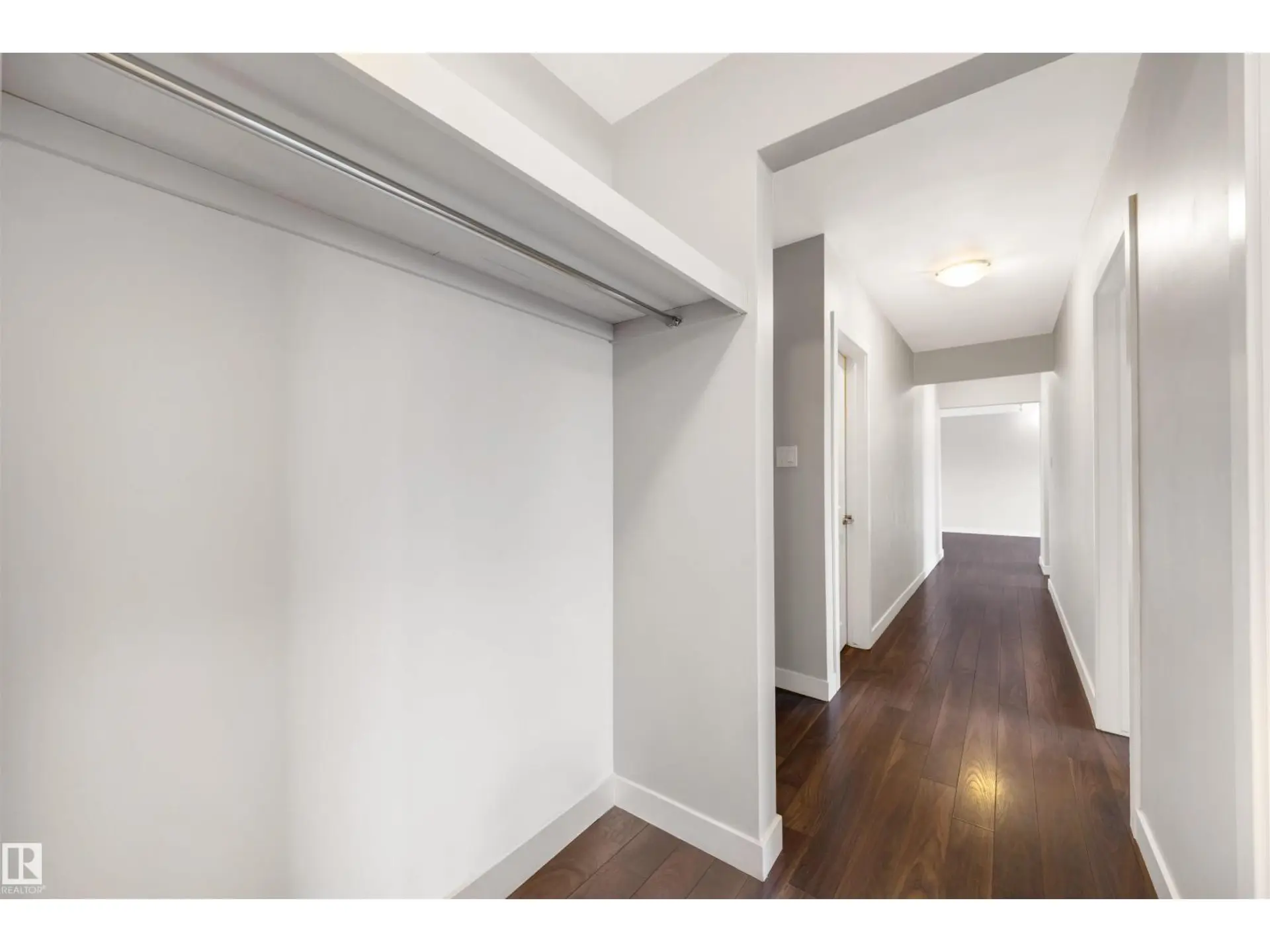 #32 10015 83 AV NW - Image 12