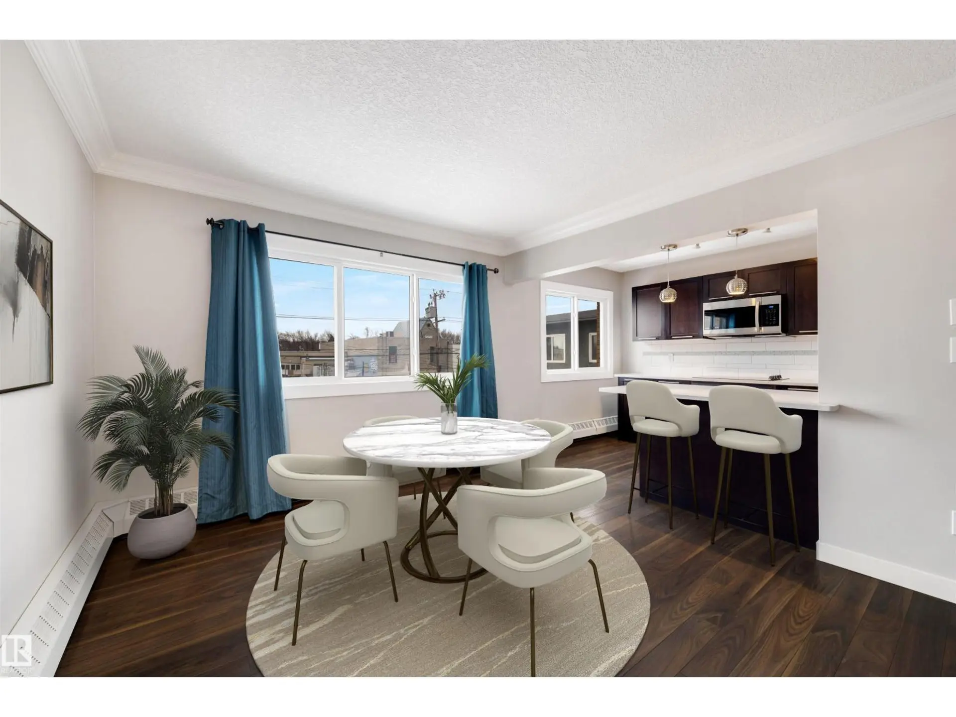 #32 10015 83 AV NW - Image 4