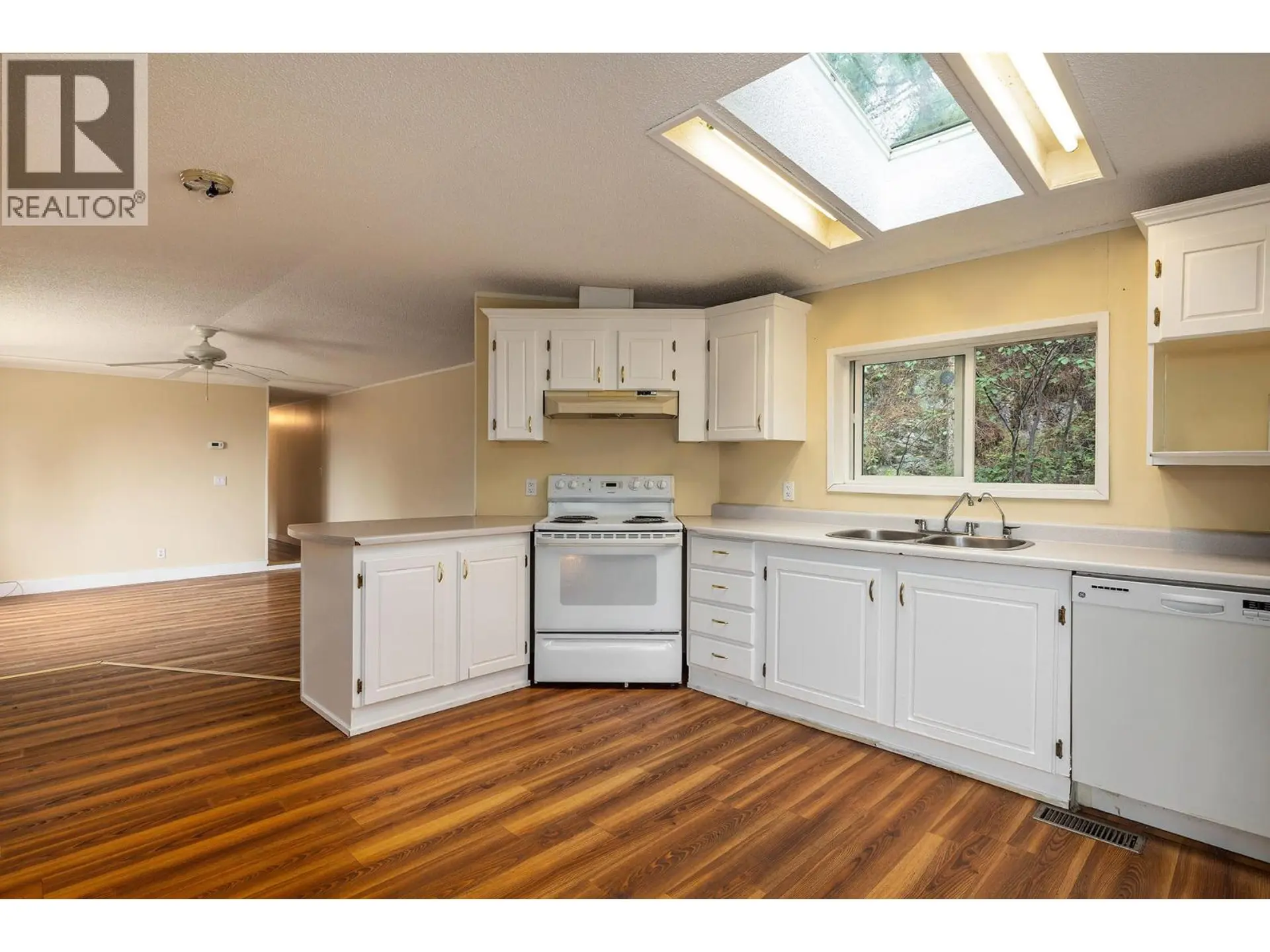 6439 Farmers Drive - Image 5