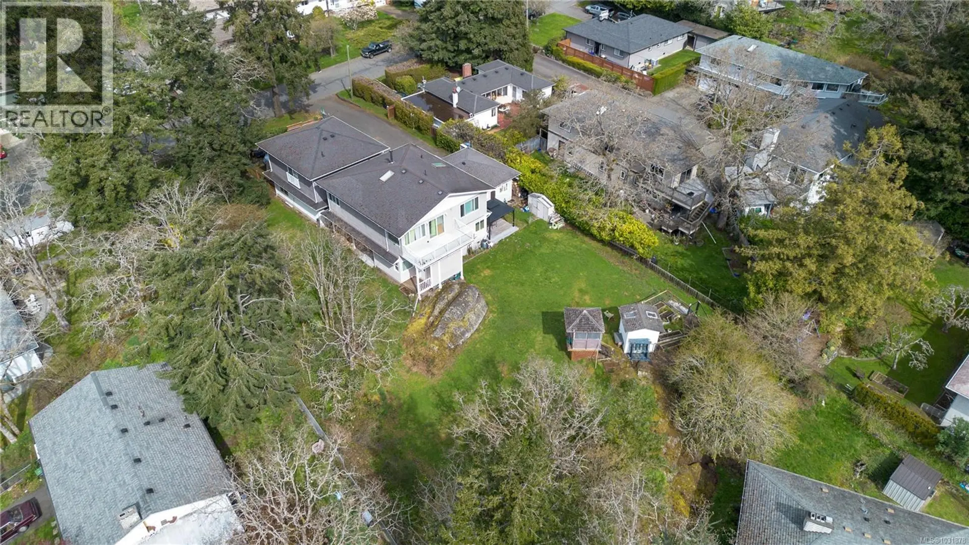 Property at 863 Parklands Dr, Esquimalt, BC
