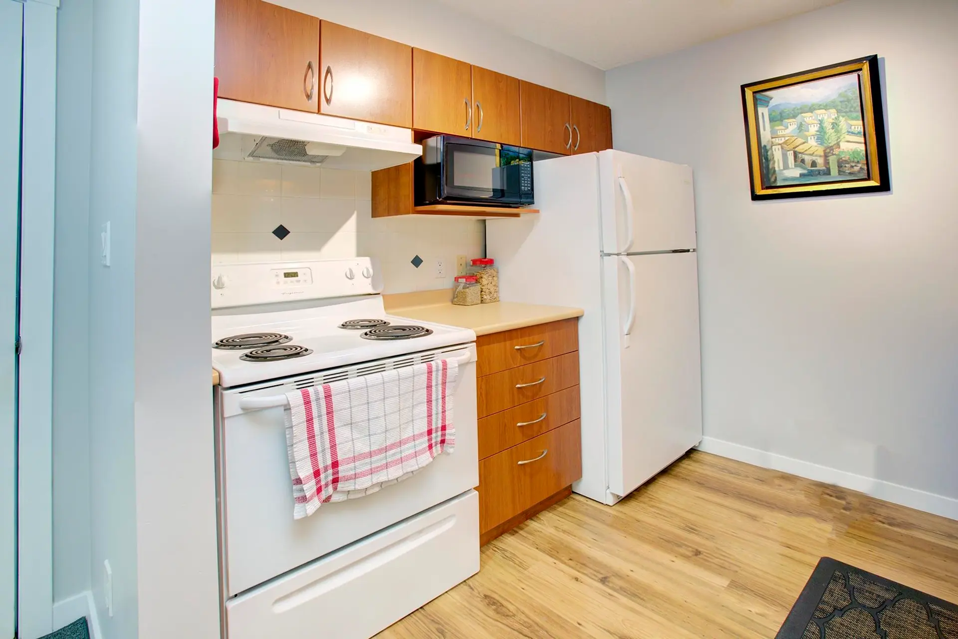 #207 38003 Second Avenue - Image 9
