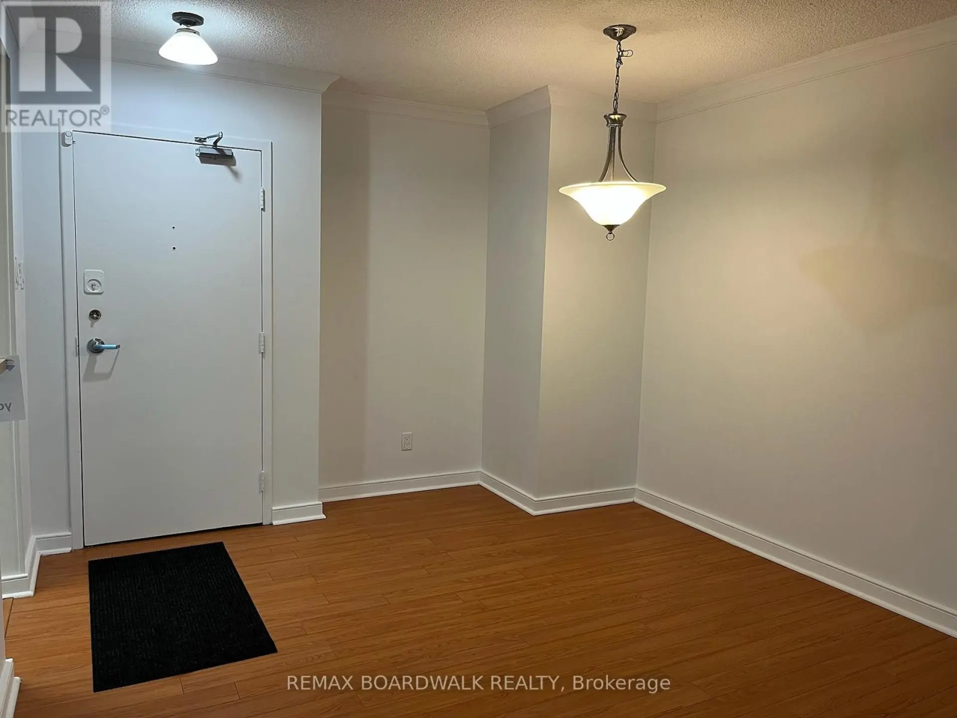 #403 555 BRITTANY DRIVE - Image 2