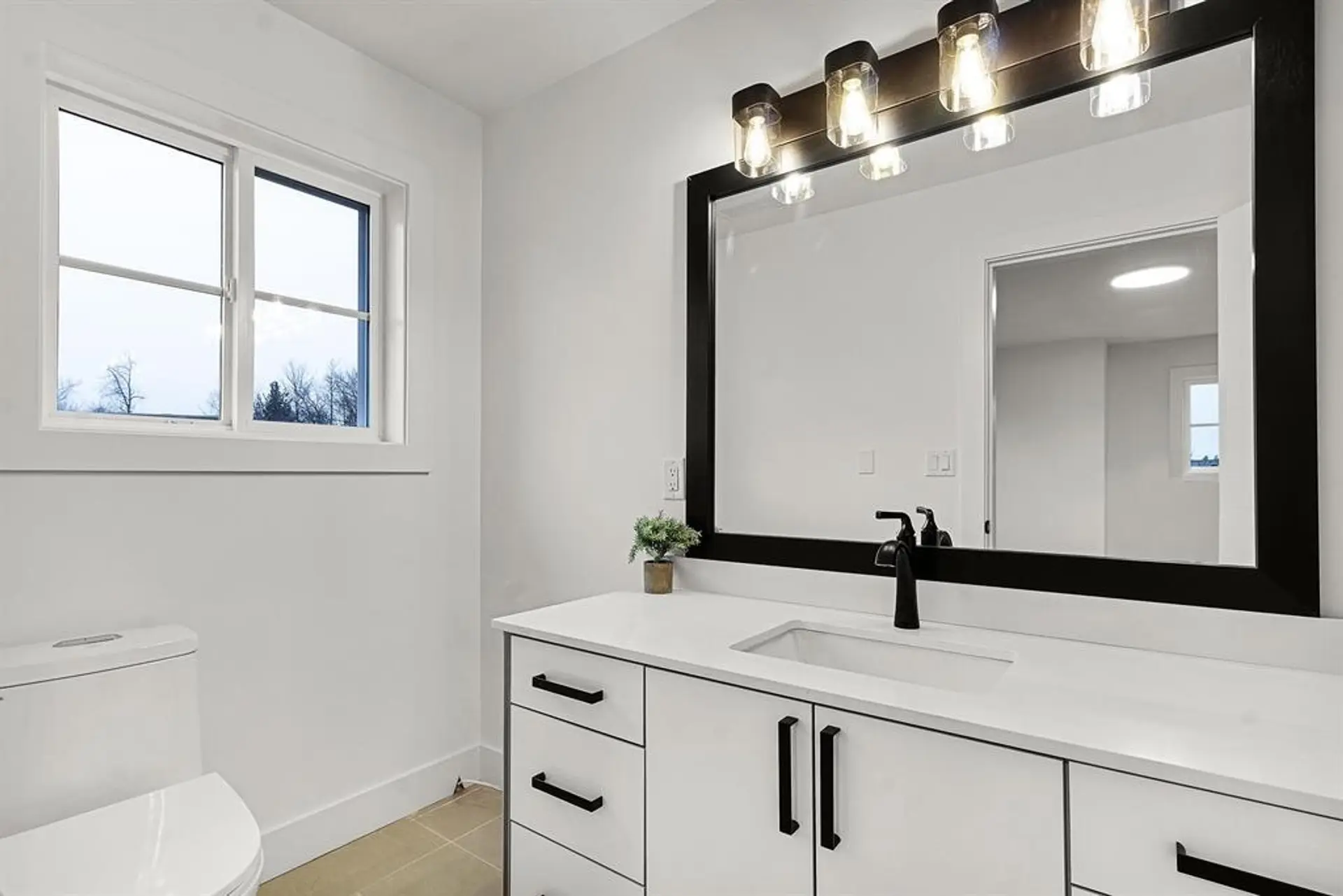 #2 2360 Crescent Way - Image 5