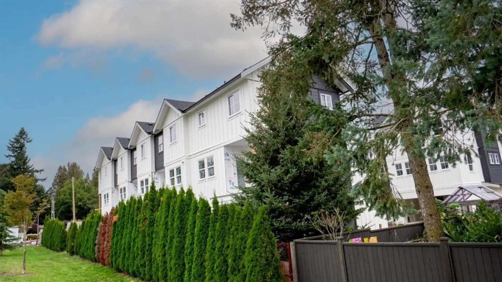#2 2360 Crescent Way - Image 19