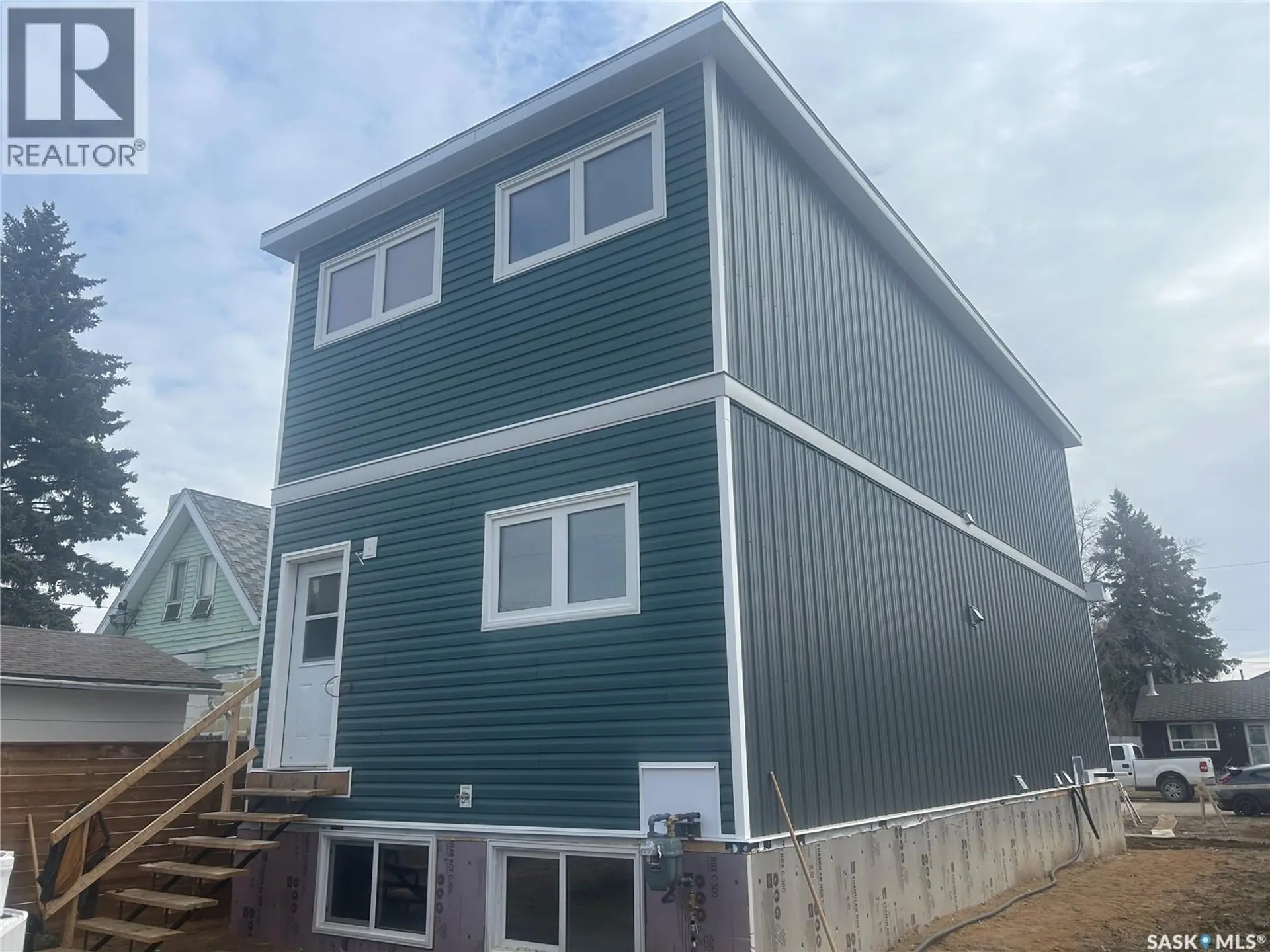 1314 CONNAUGHT AVENUE - Image 2