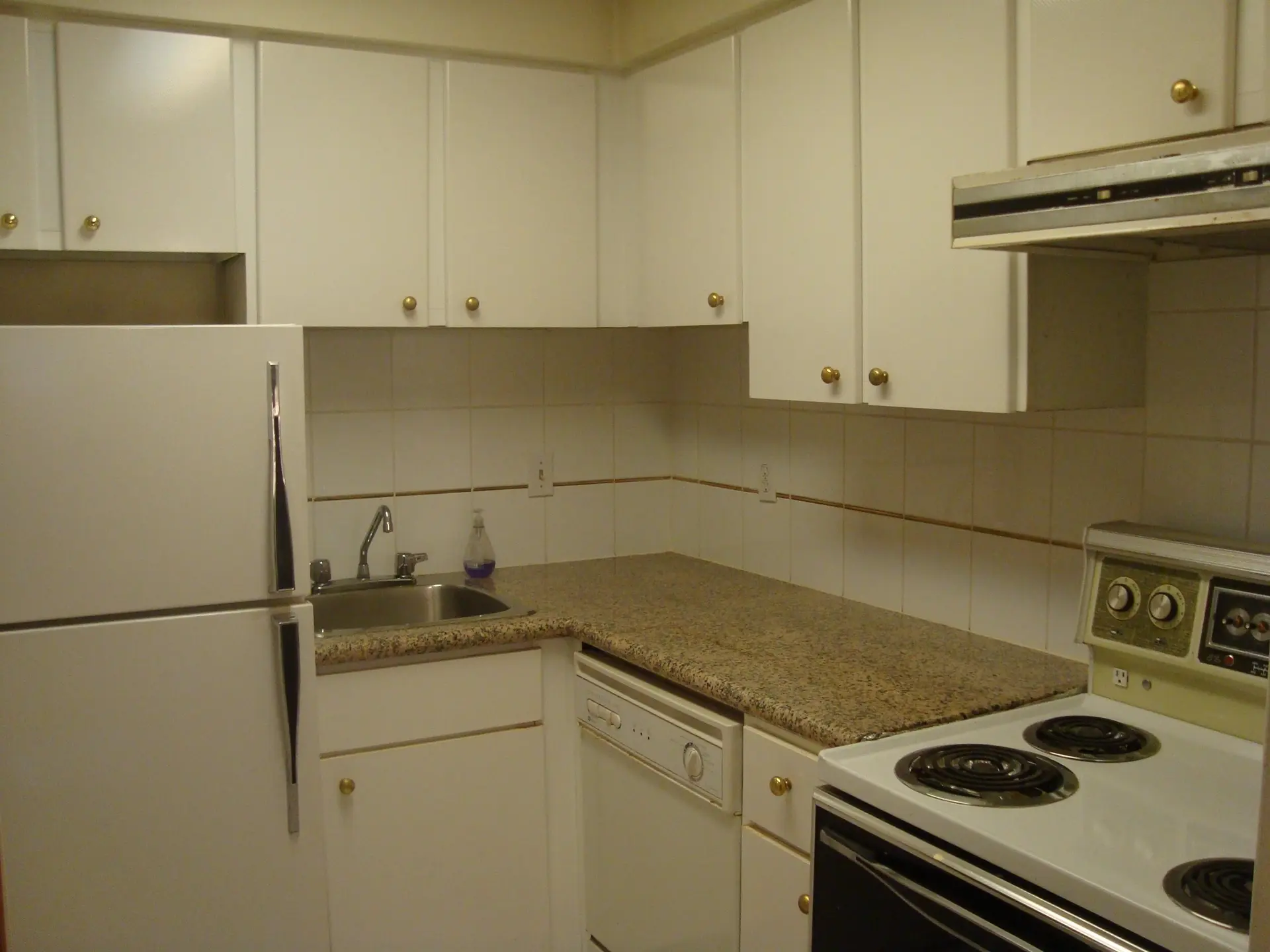 #216 3150 Prince Edward Street - Image 4