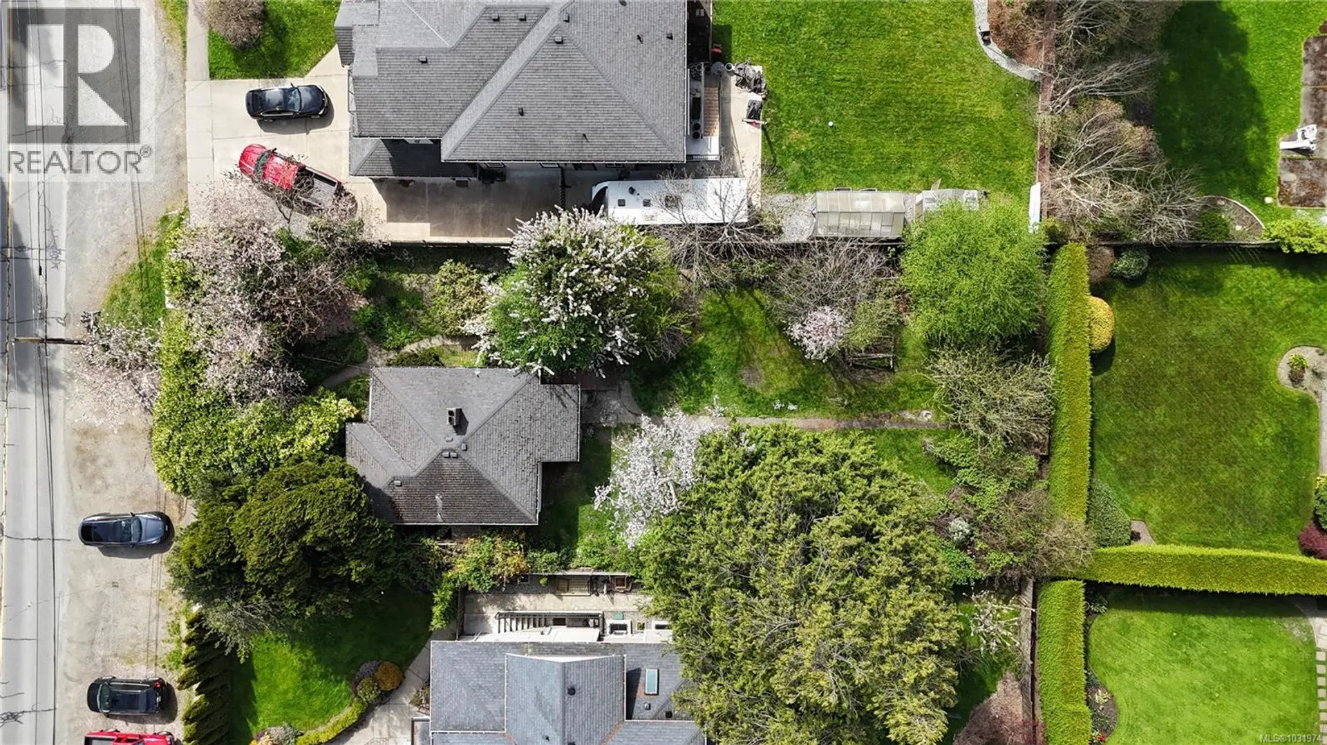 5190 Cordova Bay Rd - Image 3