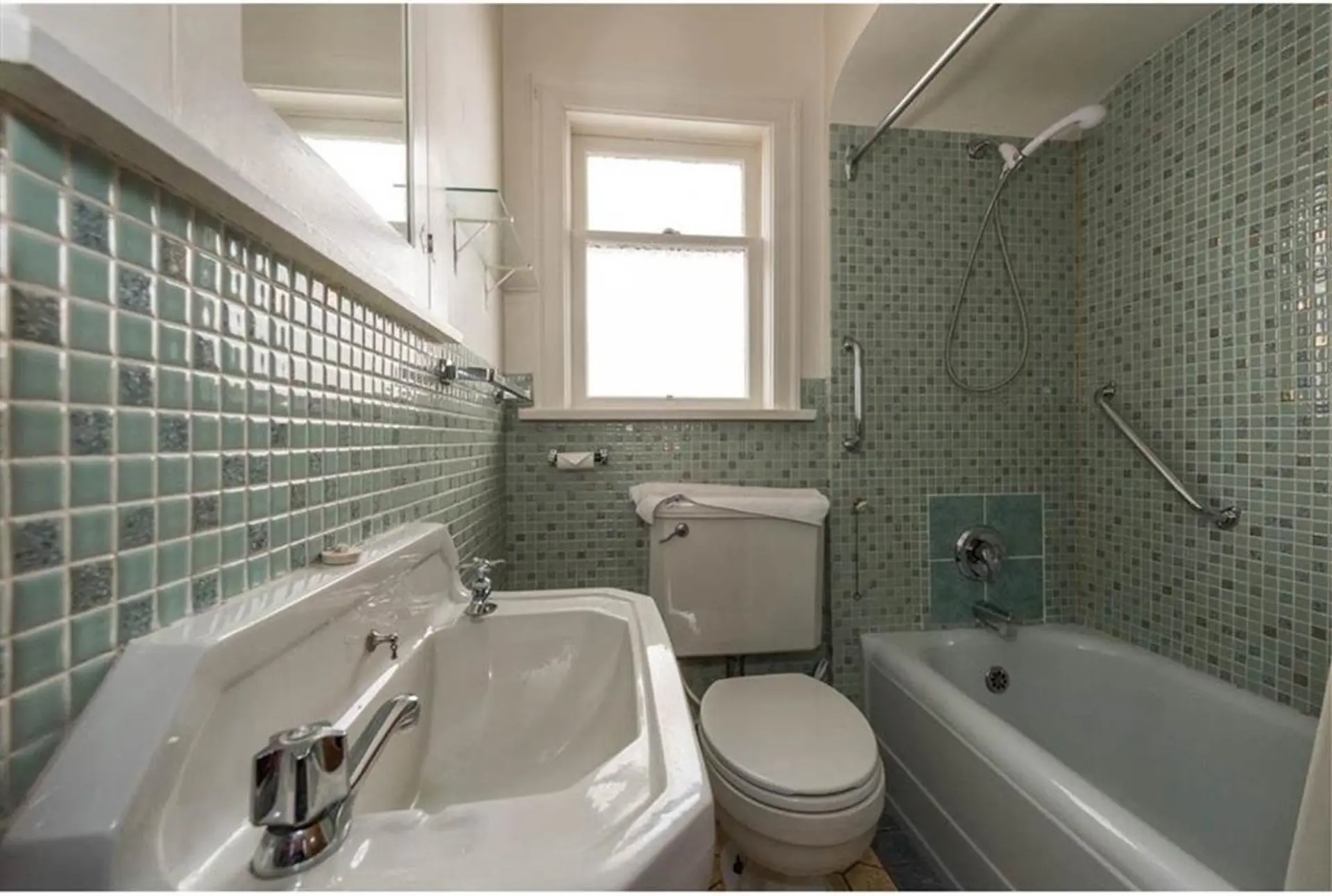 7935 Hudson Street - Image 9