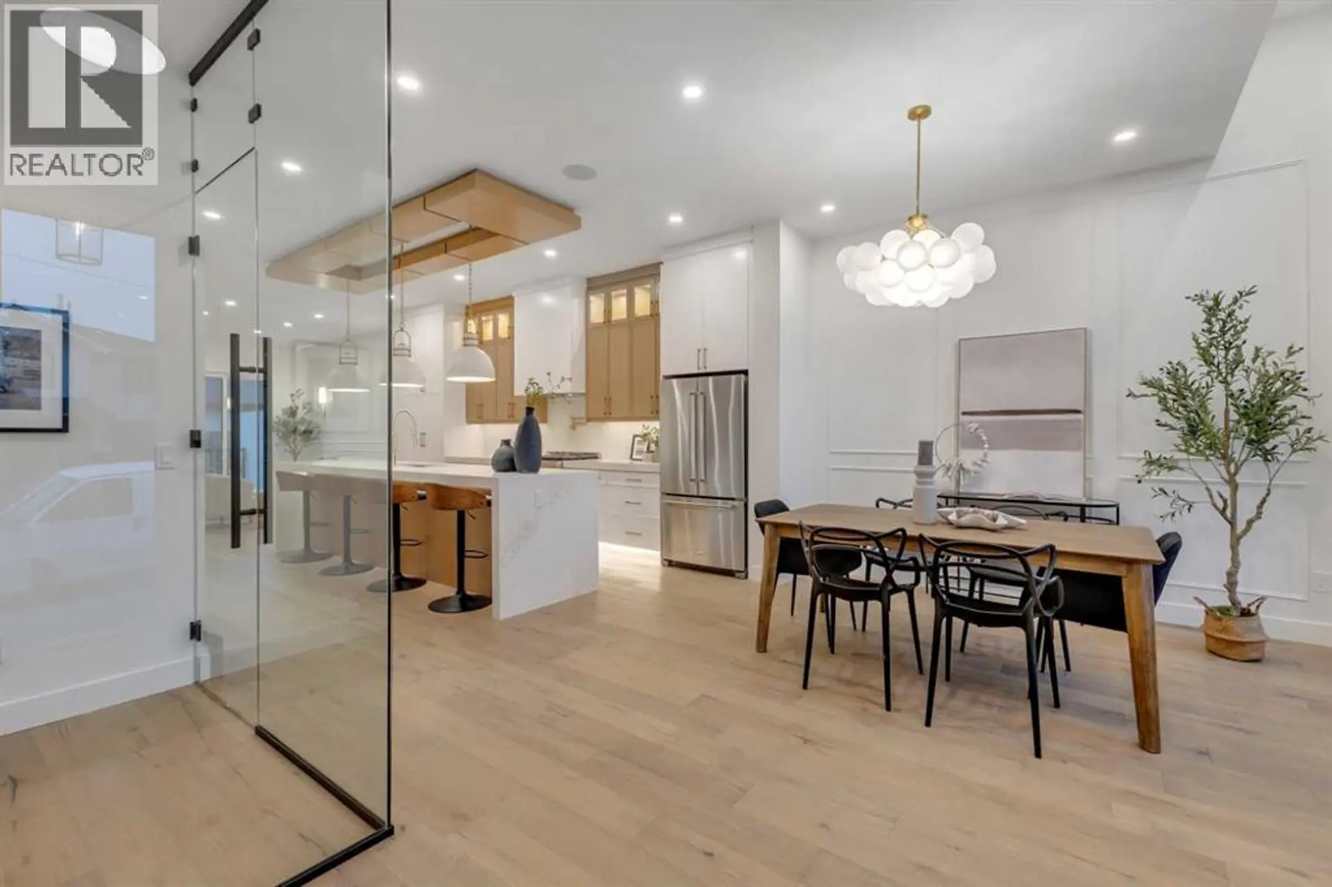 2212 35 Street SW - Image 5