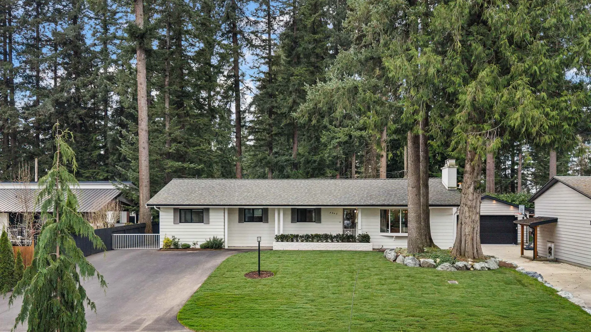 Property at 3295 Marvern Way, Abbotsford, BC