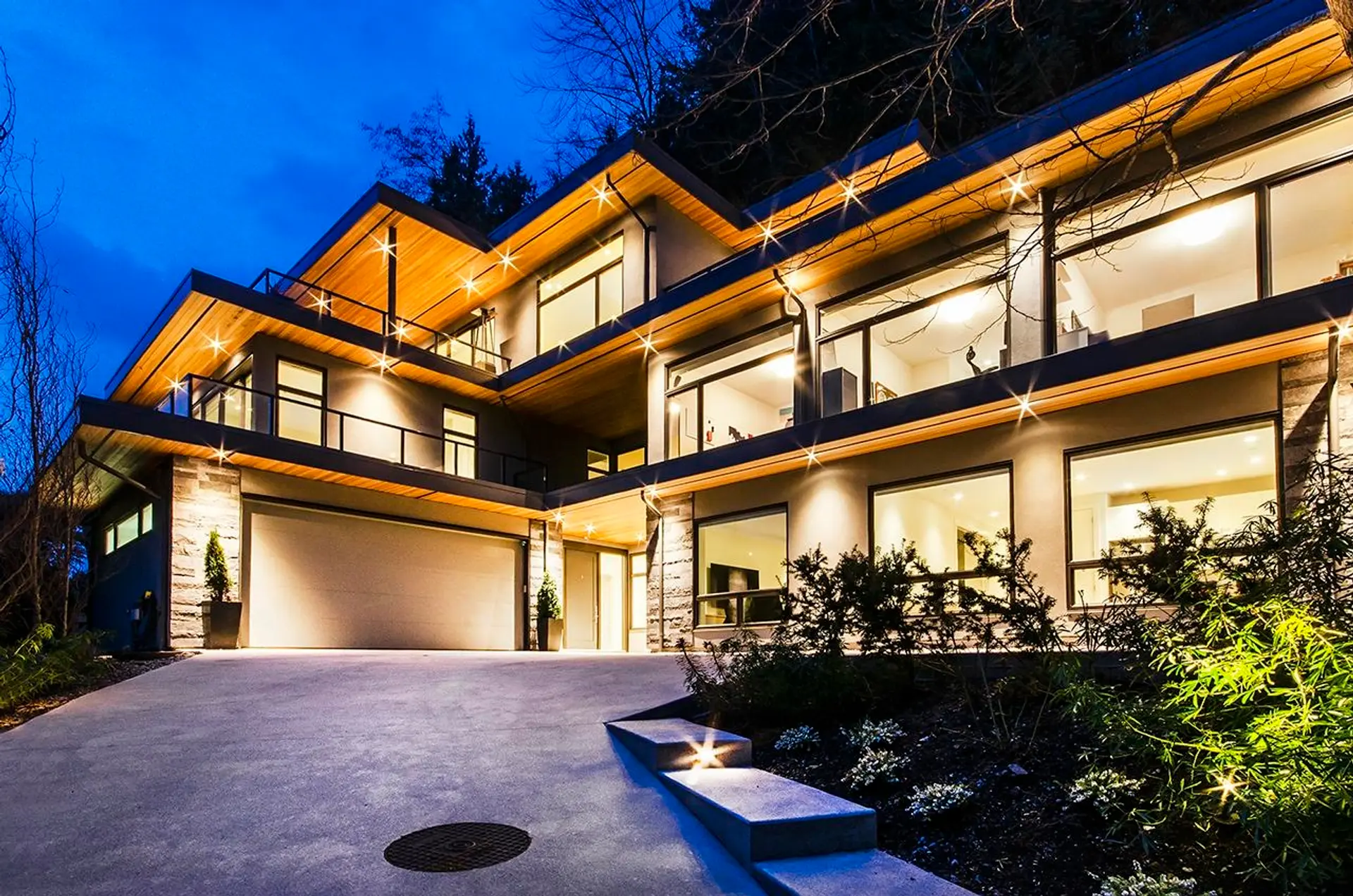 Property at 817 Younette Drive, West Vancouver, BC