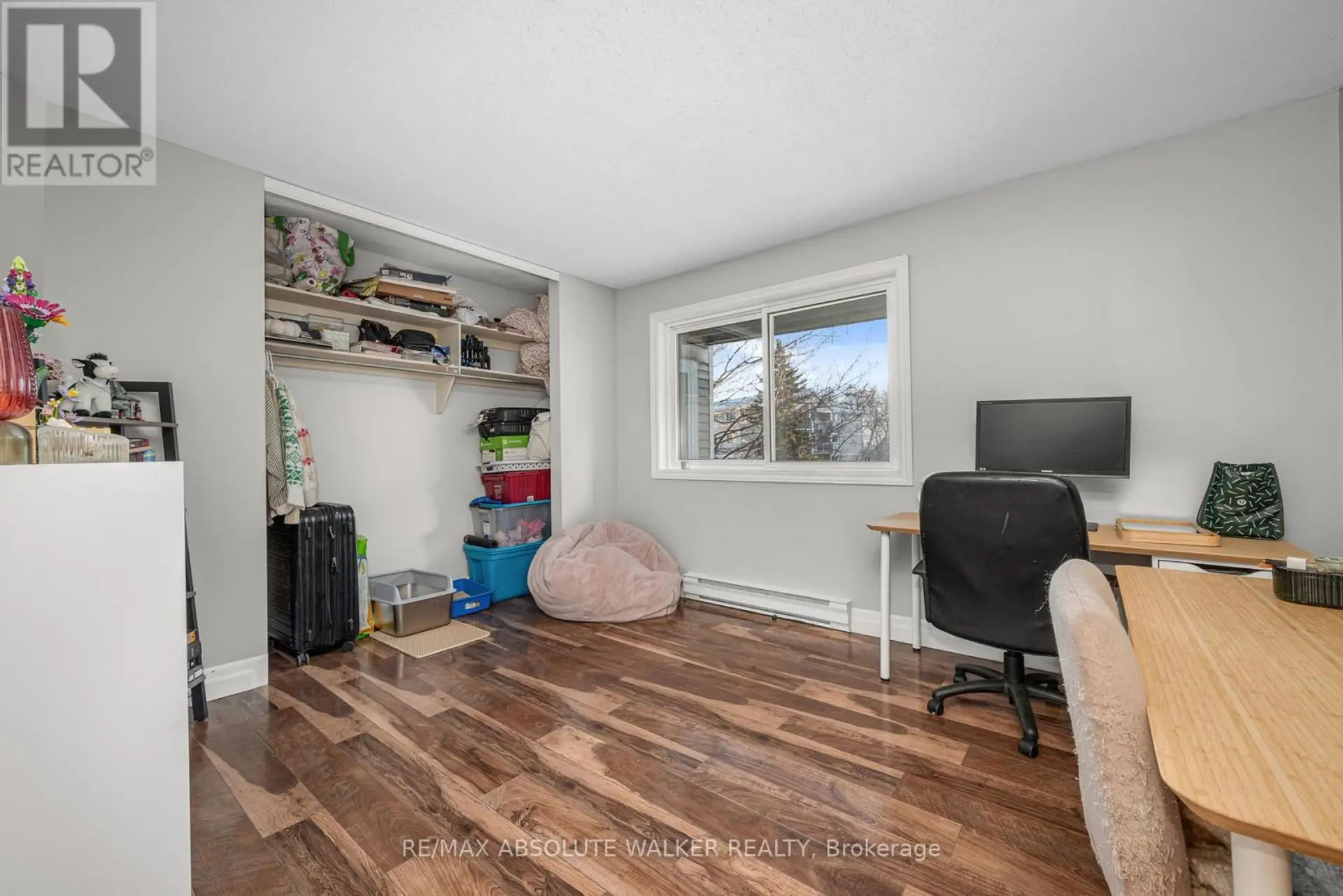 #318 250 BRITTANY DRIVE - Image 13