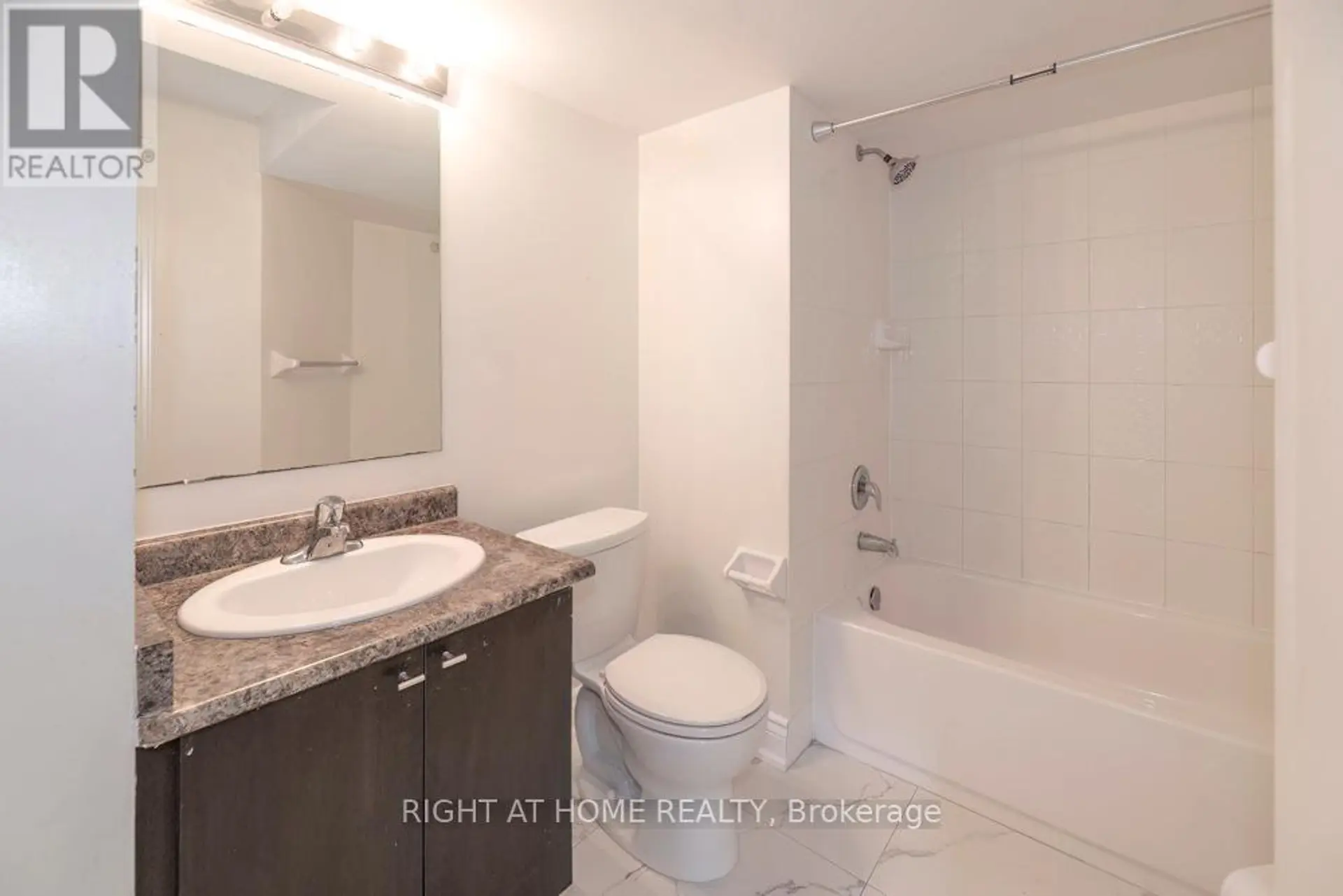 #61 401 BEECHGROVE DRIVE - Image 15