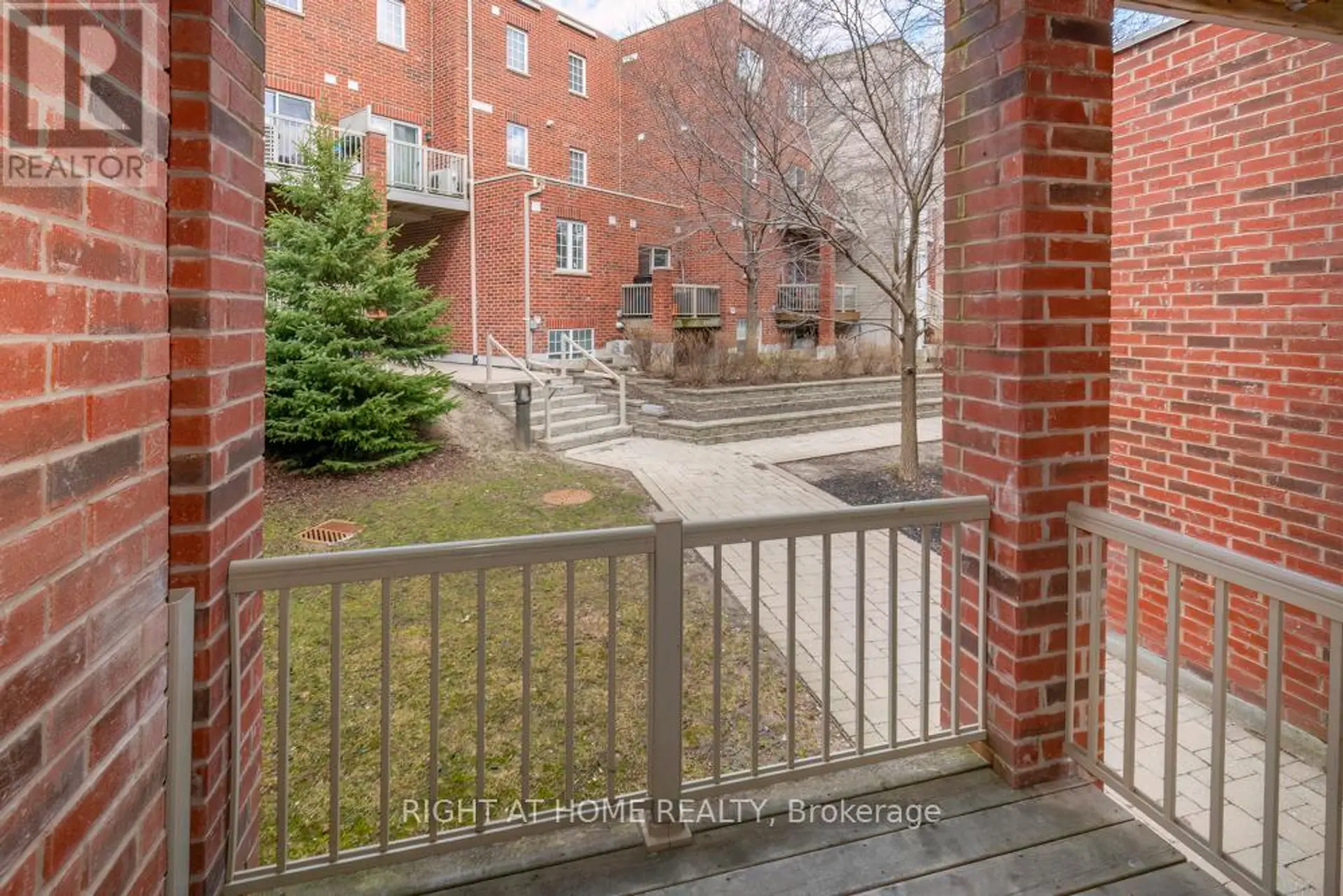 #61 401 BEECHGROVE DRIVE - Image 16