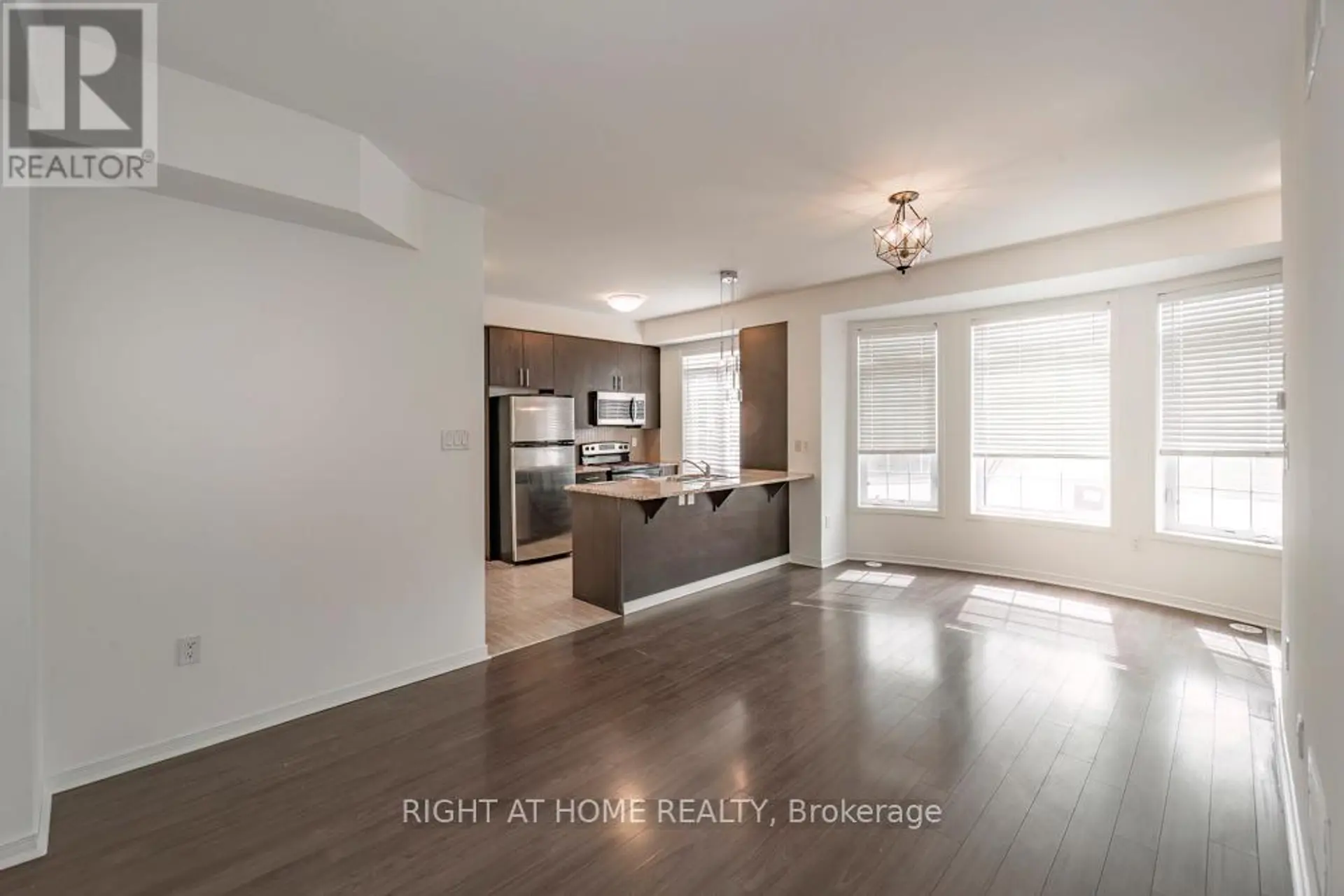 #61 401 BEECHGROVE DRIVE - Image 5