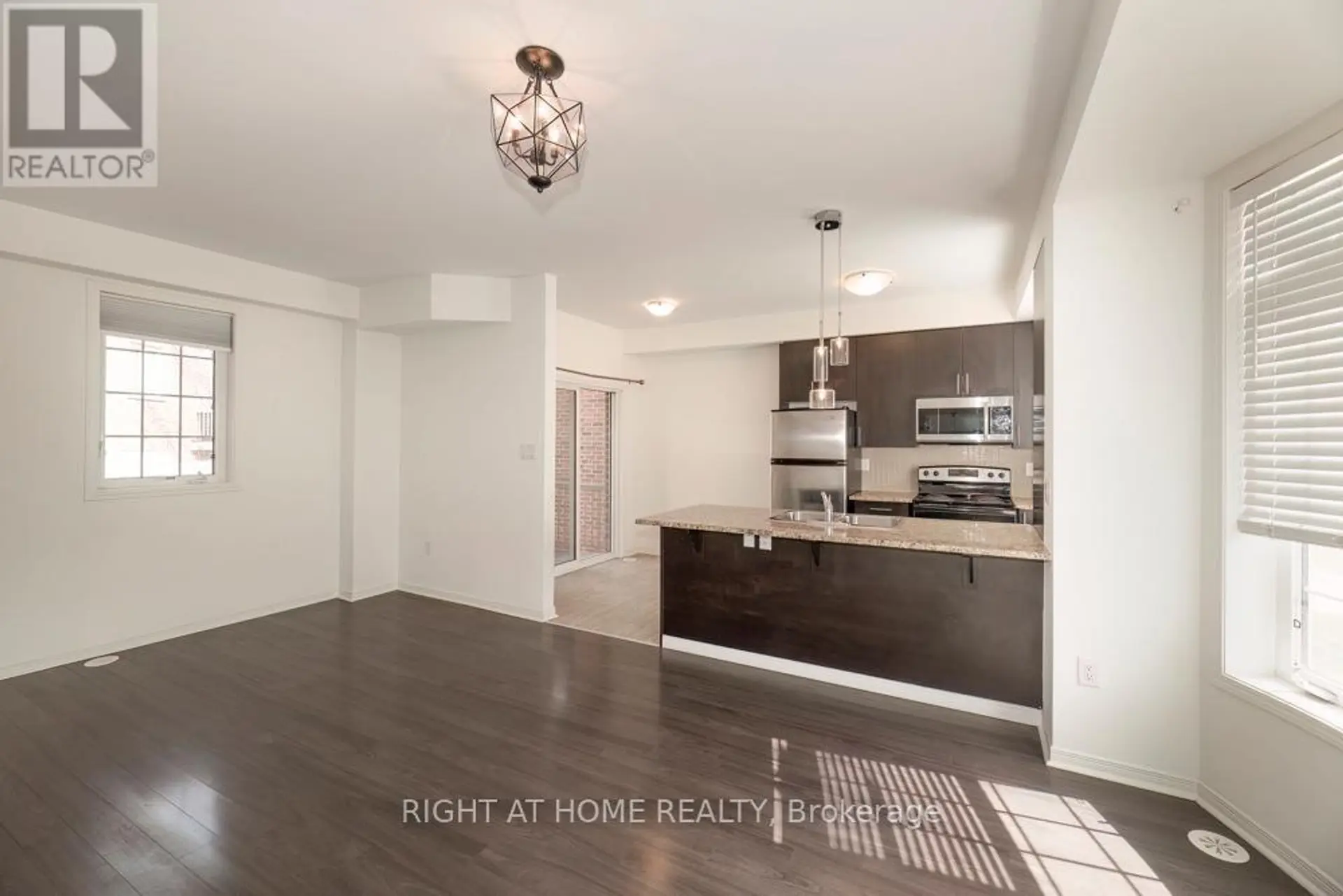 #61 401 BEECHGROVE DRIVE - Image 6