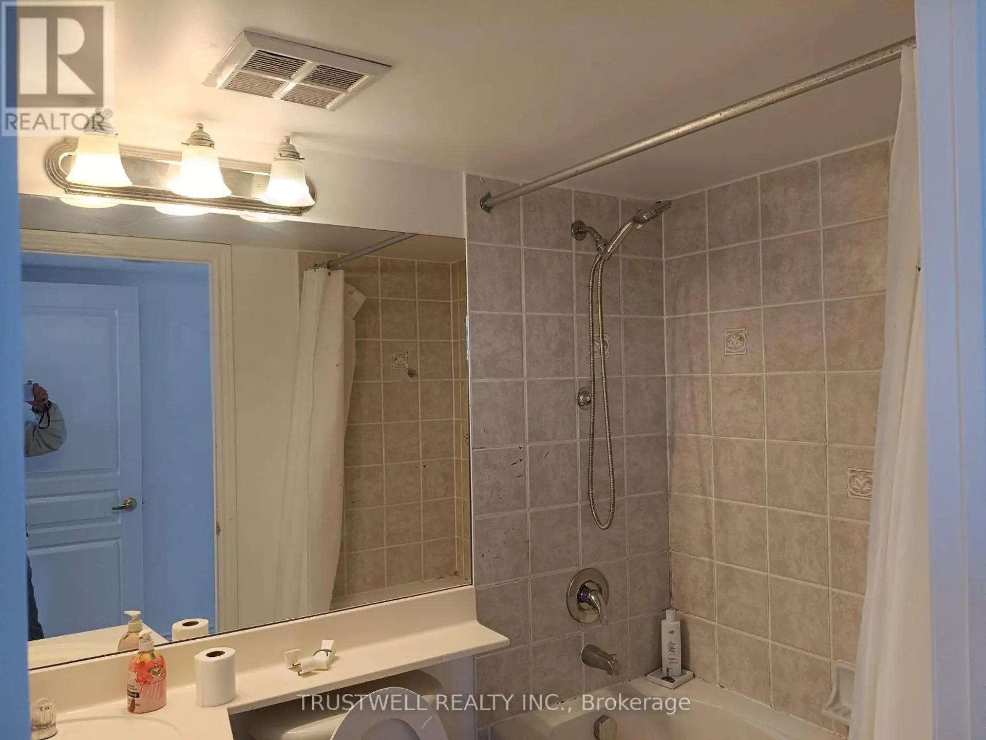 #1618 15 NORTHTOWN WAY - Image 7