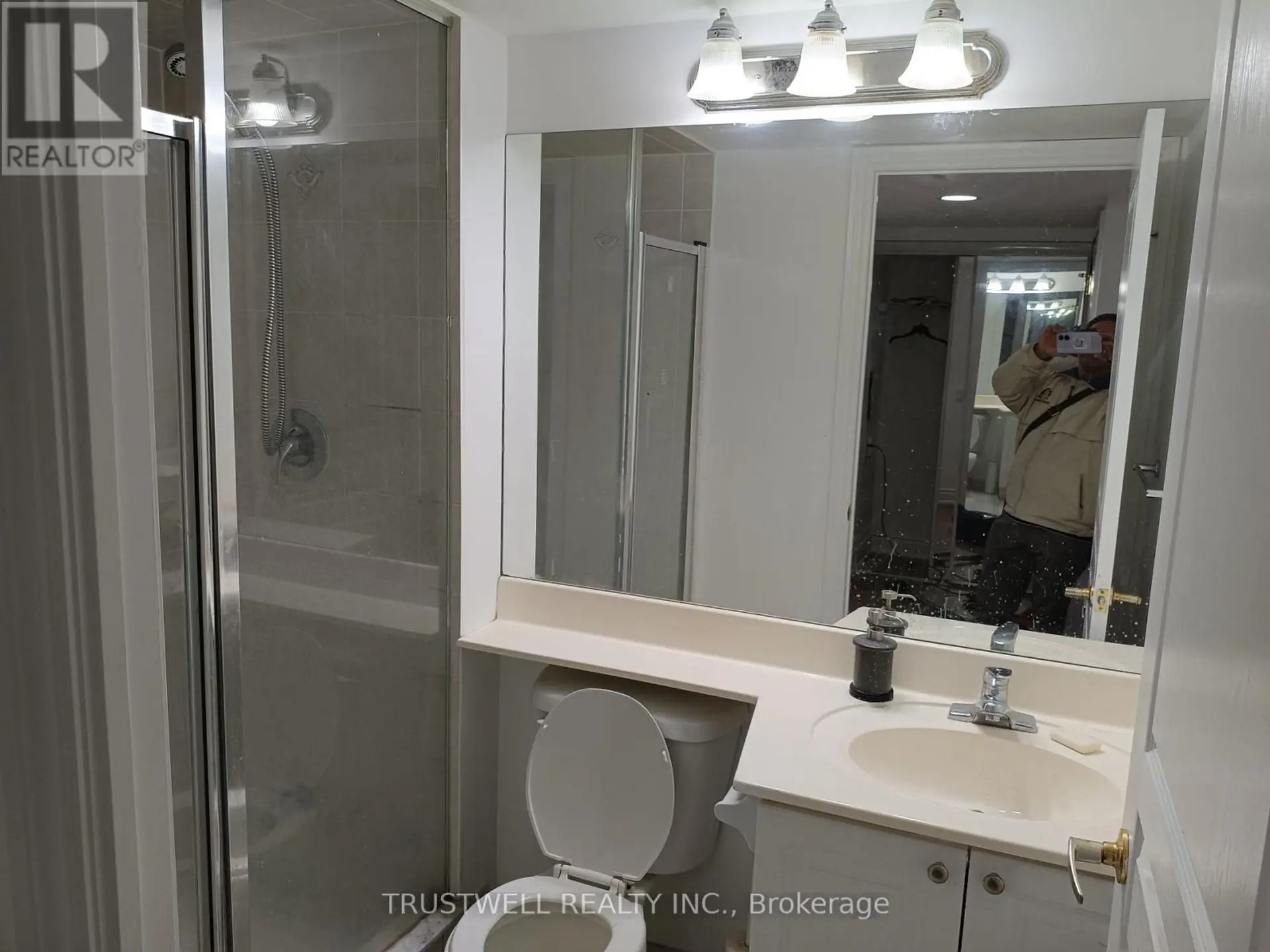 #1618 15 NORTHTOWN WAY - Image 9