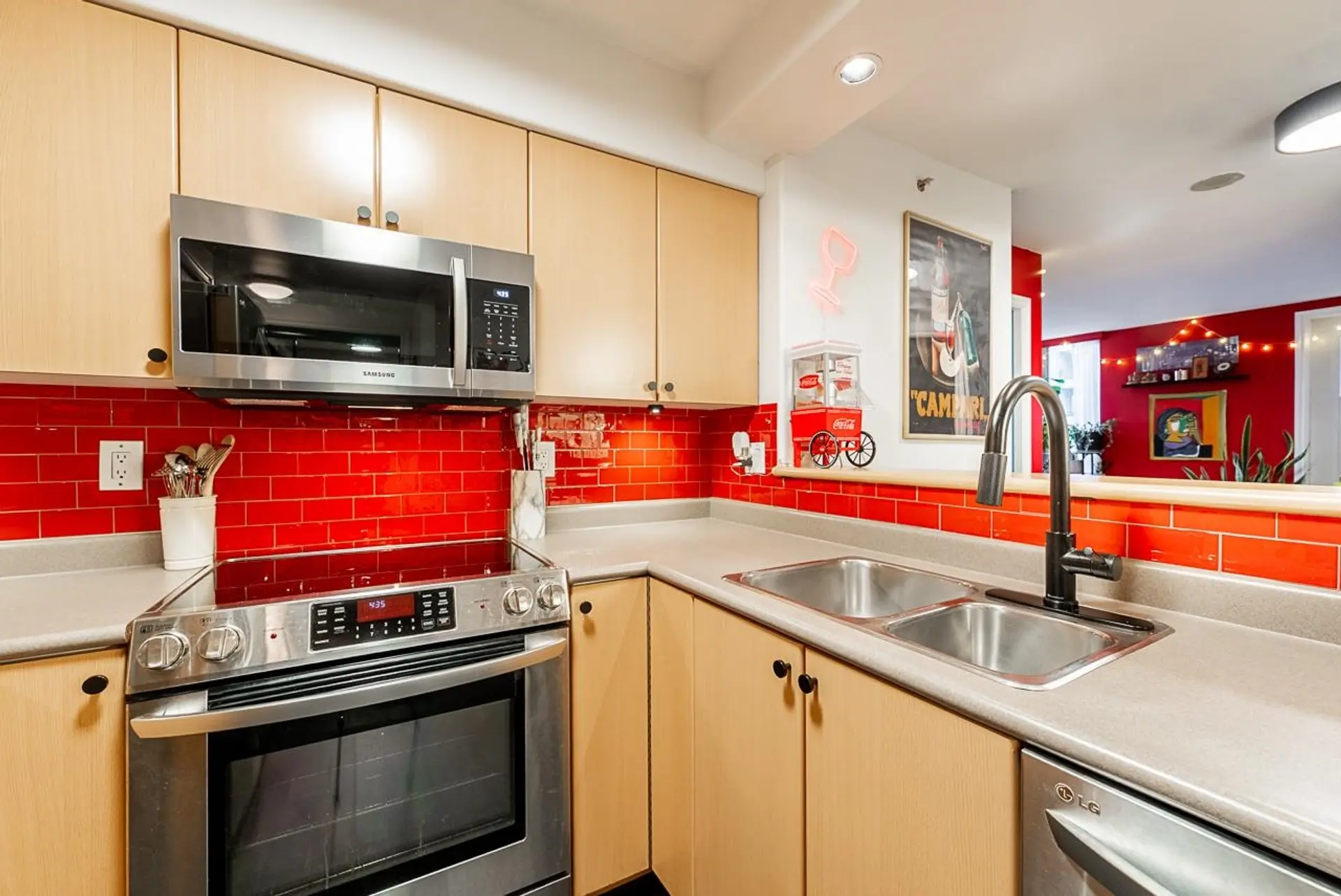 Property at #706 680 Clarkson Street, New Westminster, BC