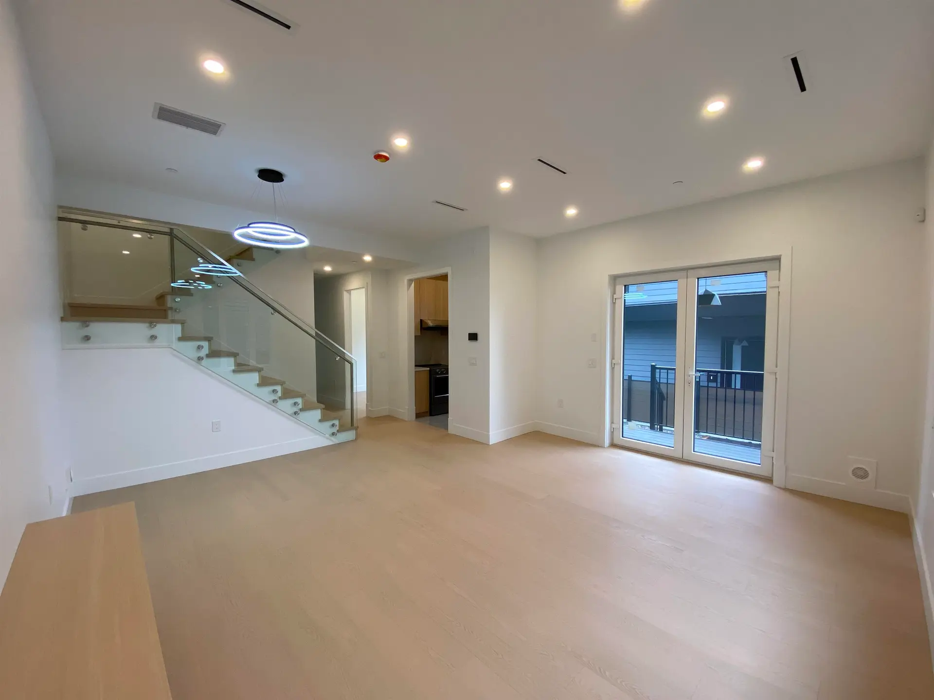 #2 2452 Harrison Drive - Image 7