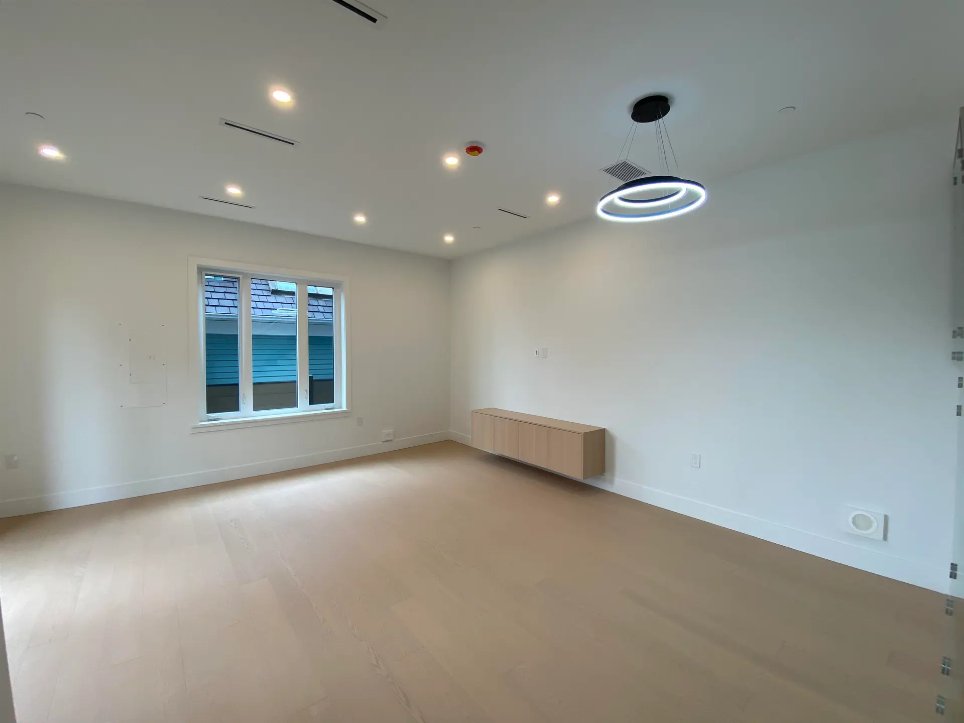 #2 2452 Harrison Drive - Image 8