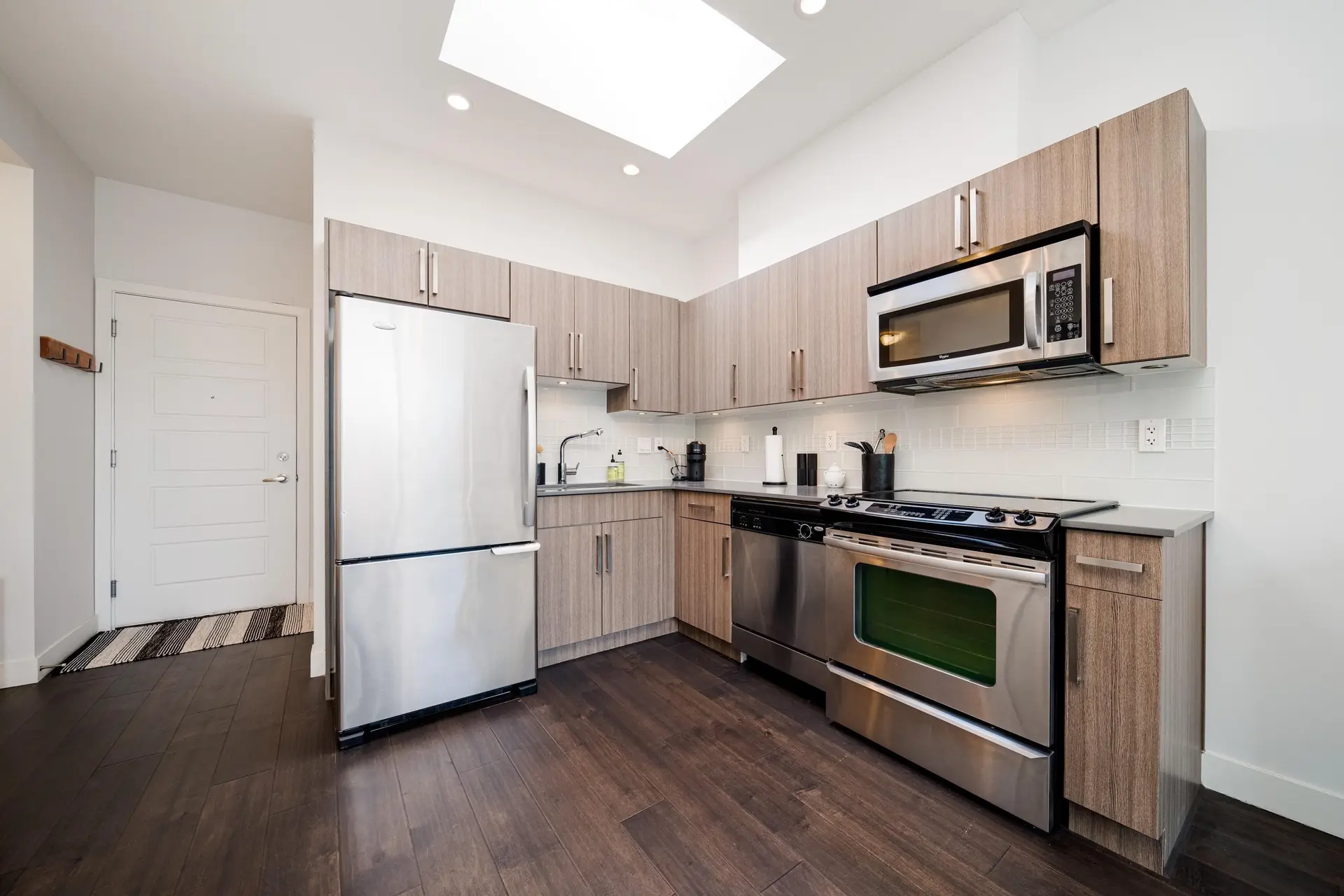 #PH2 885 Salsbury Drive - Image 5
