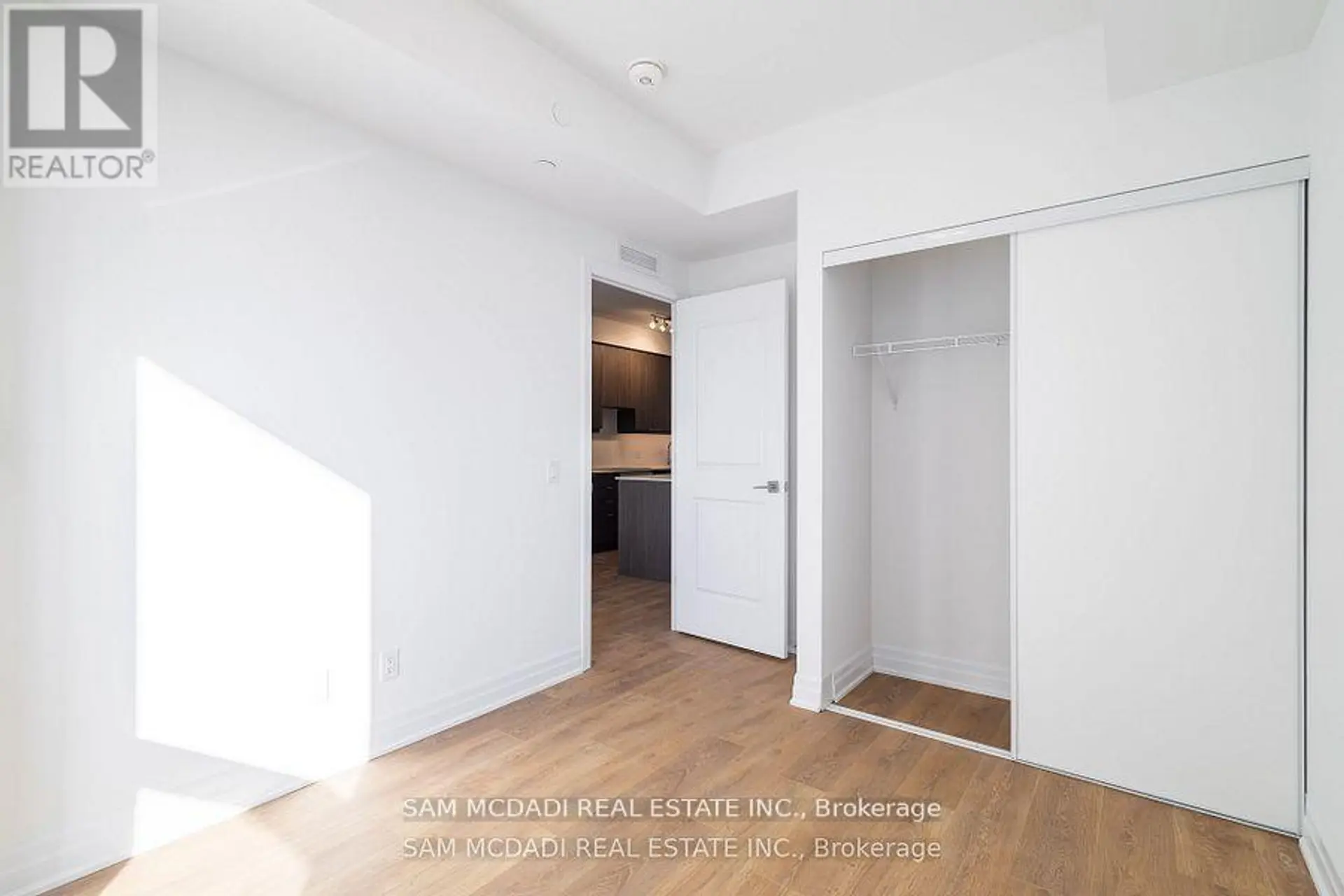 #2709 30 ELM DRIVE - Image 11