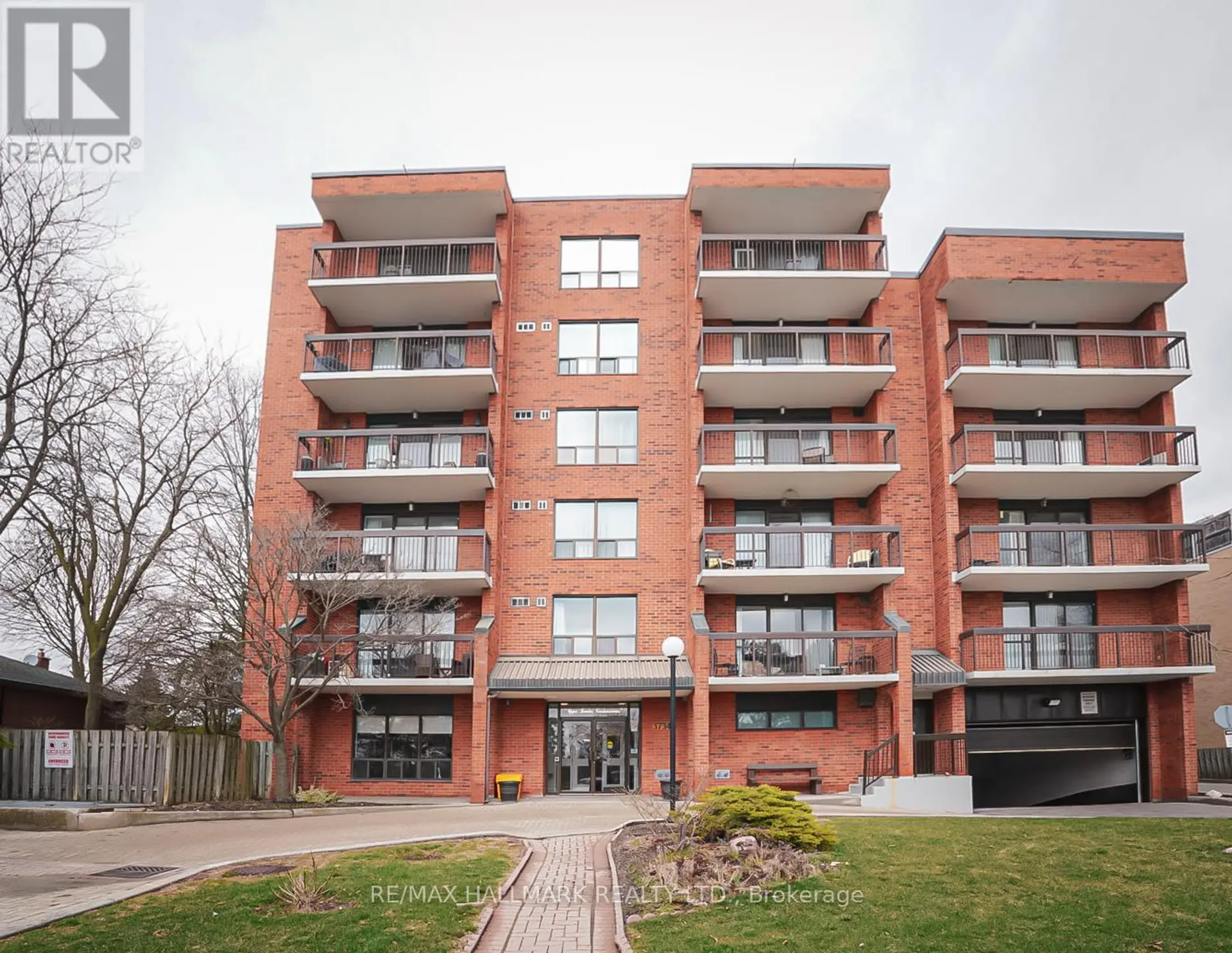 #203 3734 ST CLAIR AVENUE E - Image 1