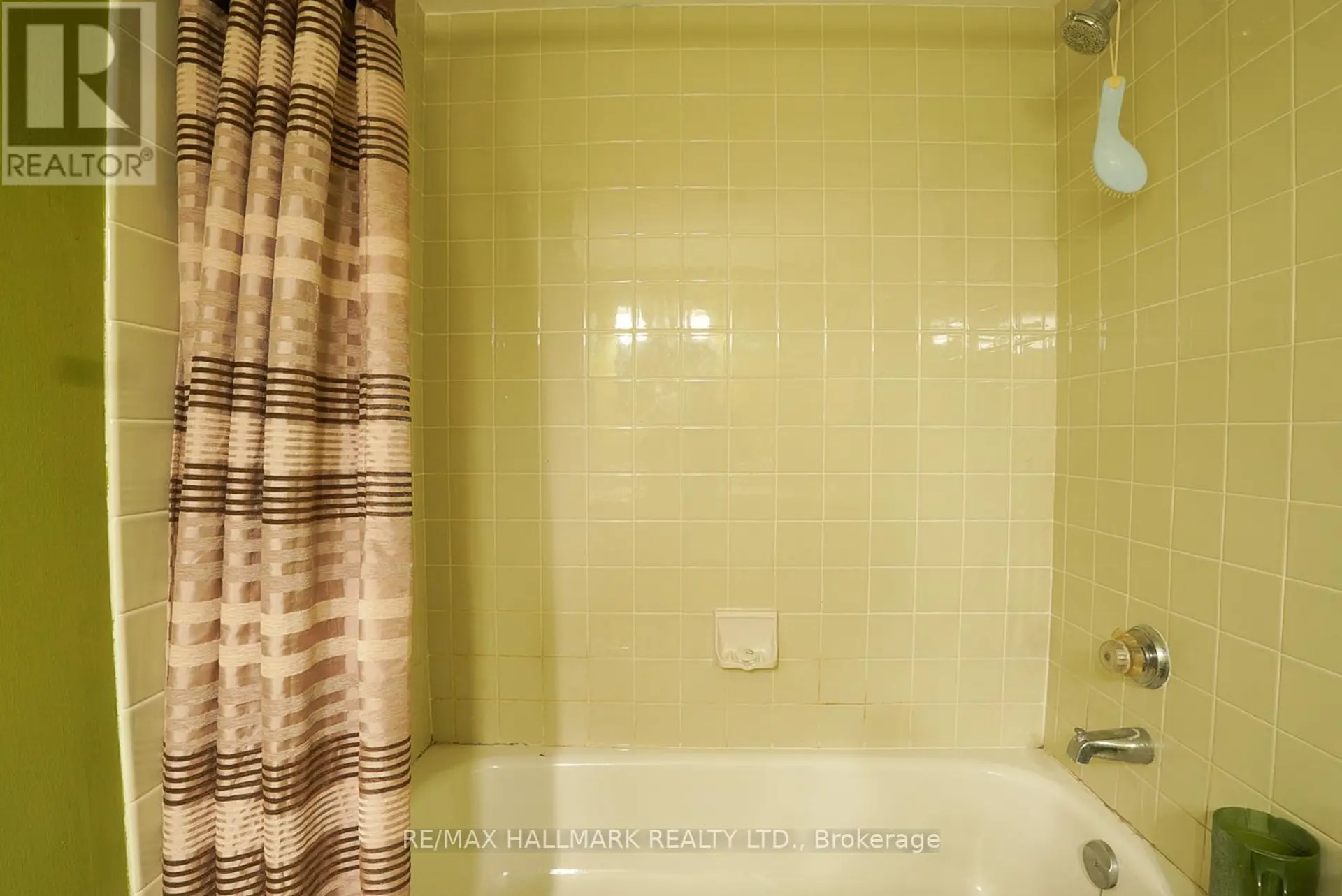#203 3734 ST CLAIR AVENUE E - Image 15