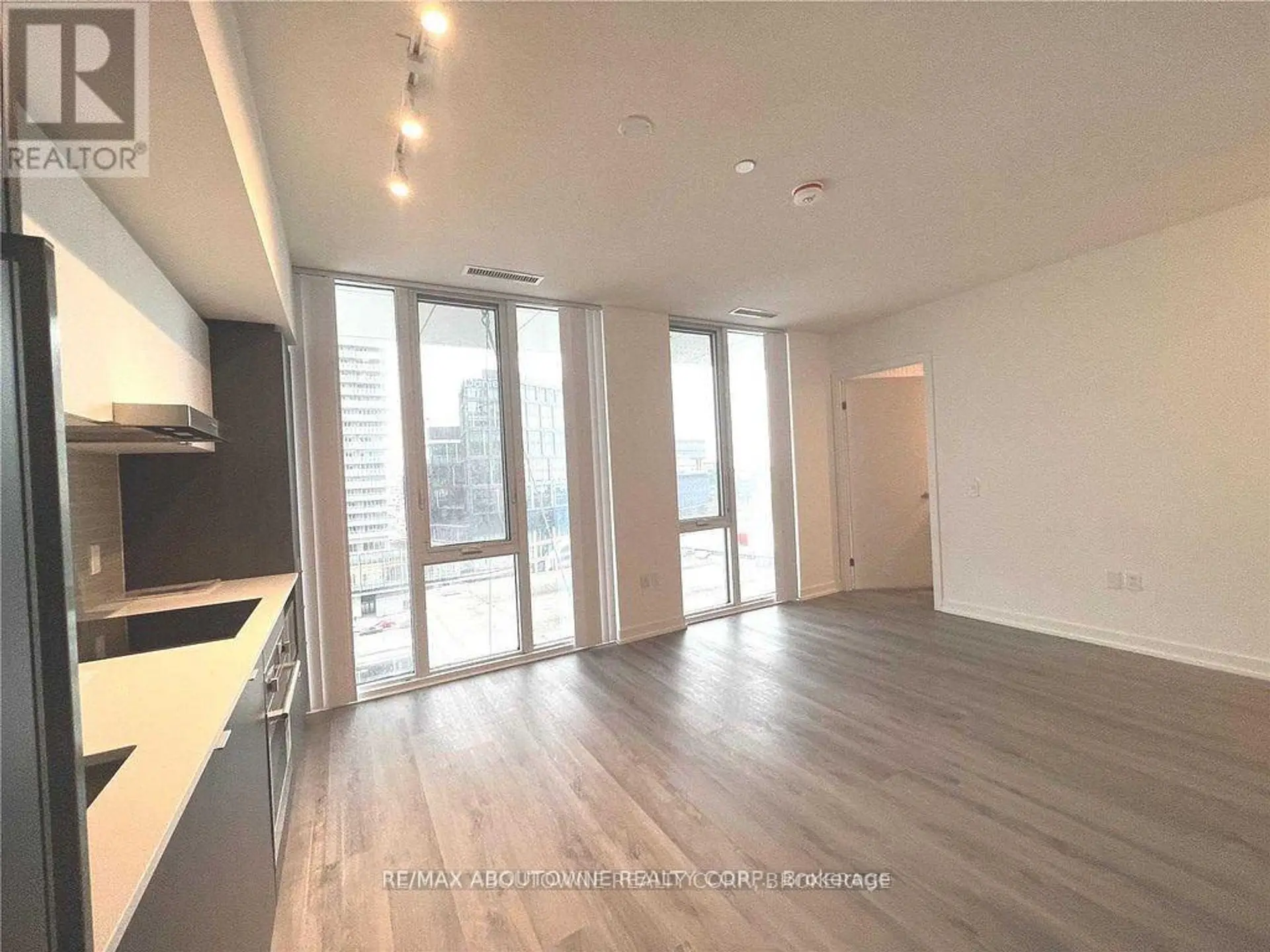 #1105 138 DOWNES STREET - Image 3