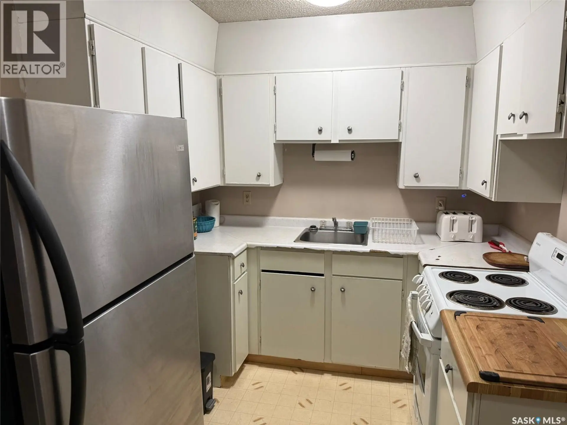 #209 15 BARR STREET - Image 4