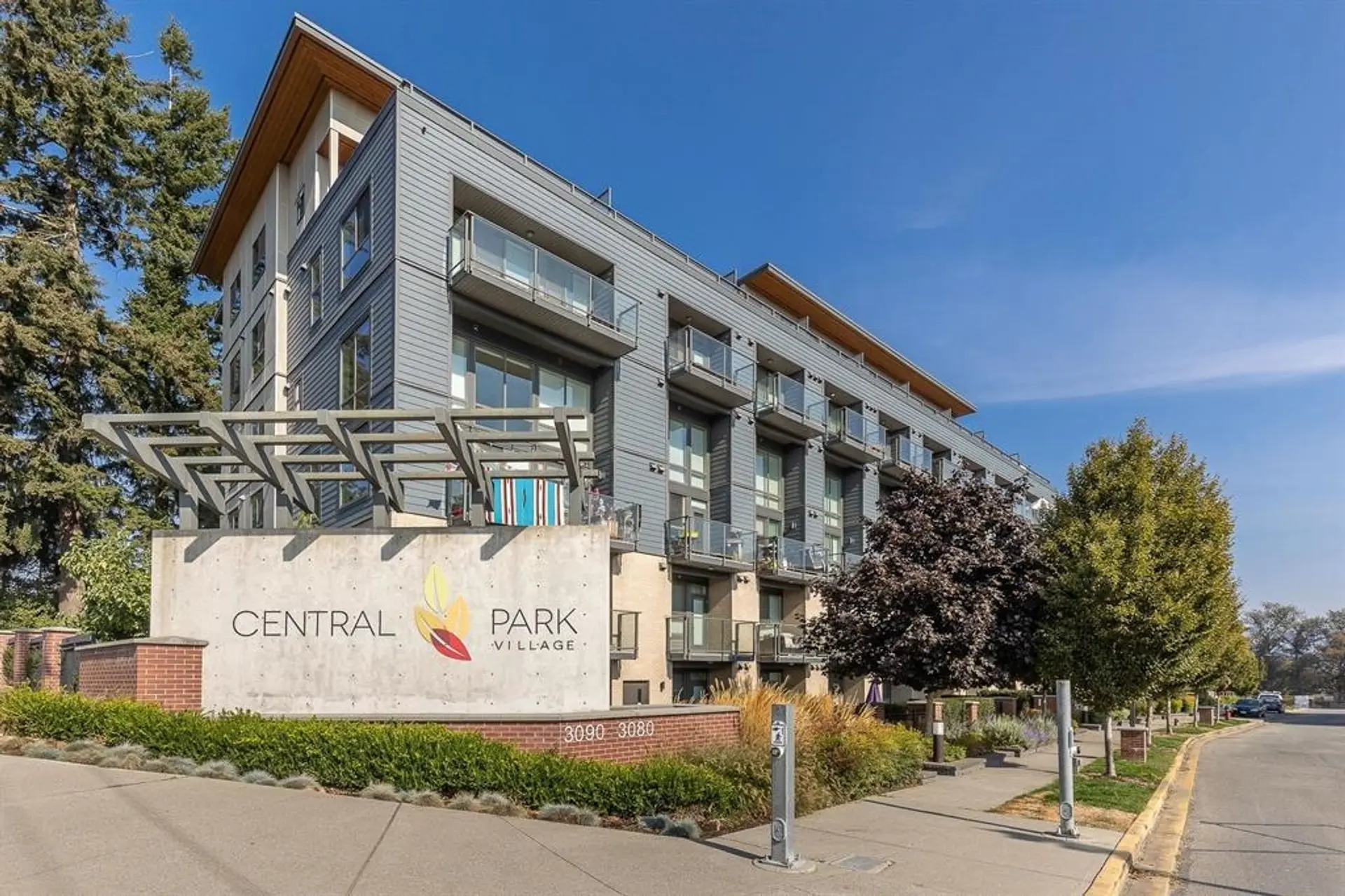 Property at #301 3090 Gladwin Road, Abbotsford, BC