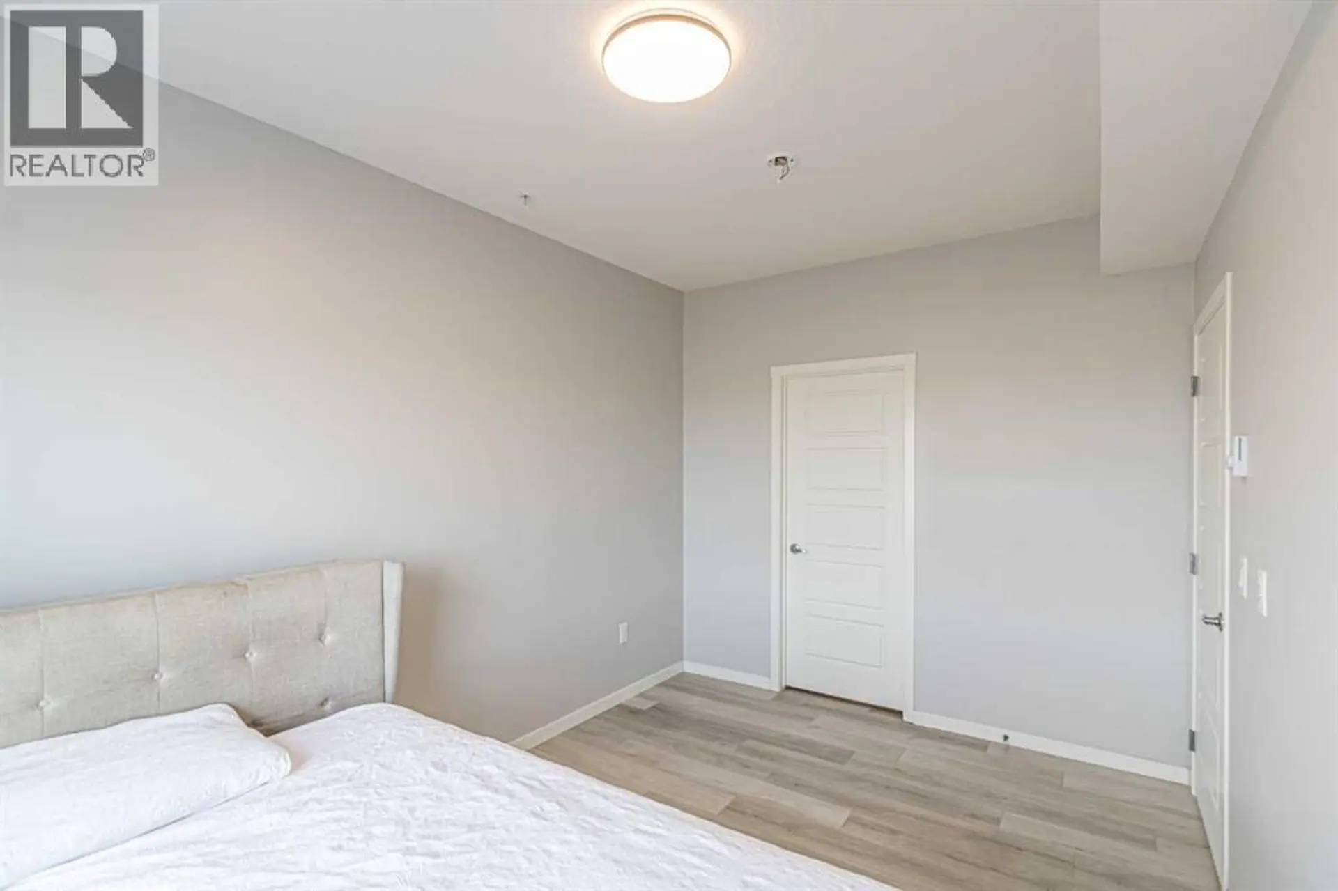 #203 360 HARVEST HILLS WAY NE - Image 11