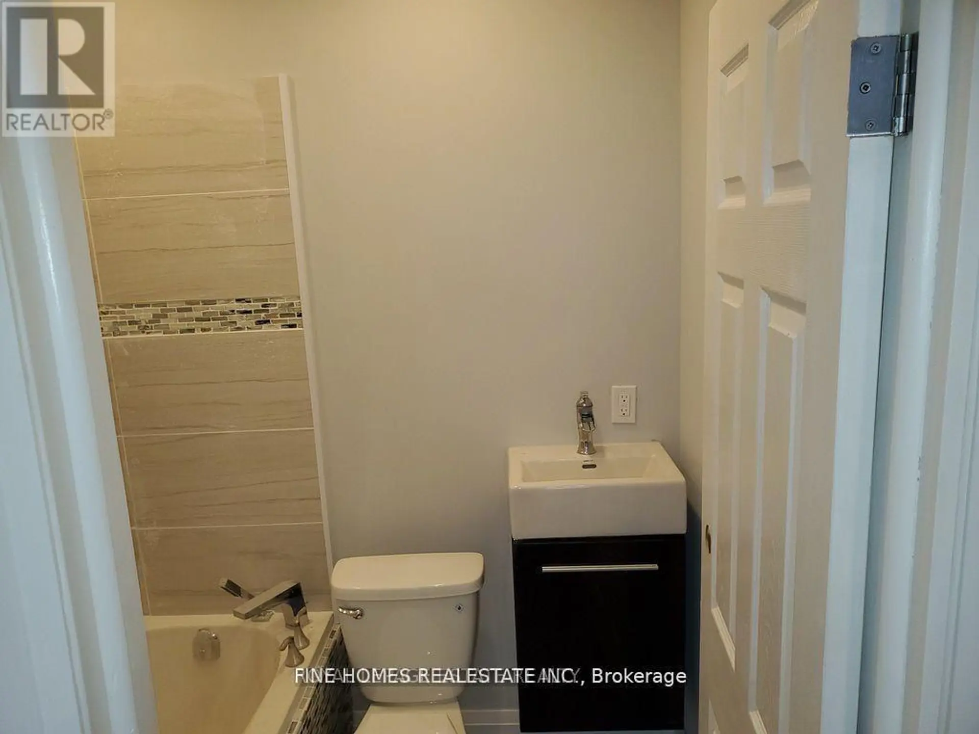 1762 KEELE STREET - Image 8