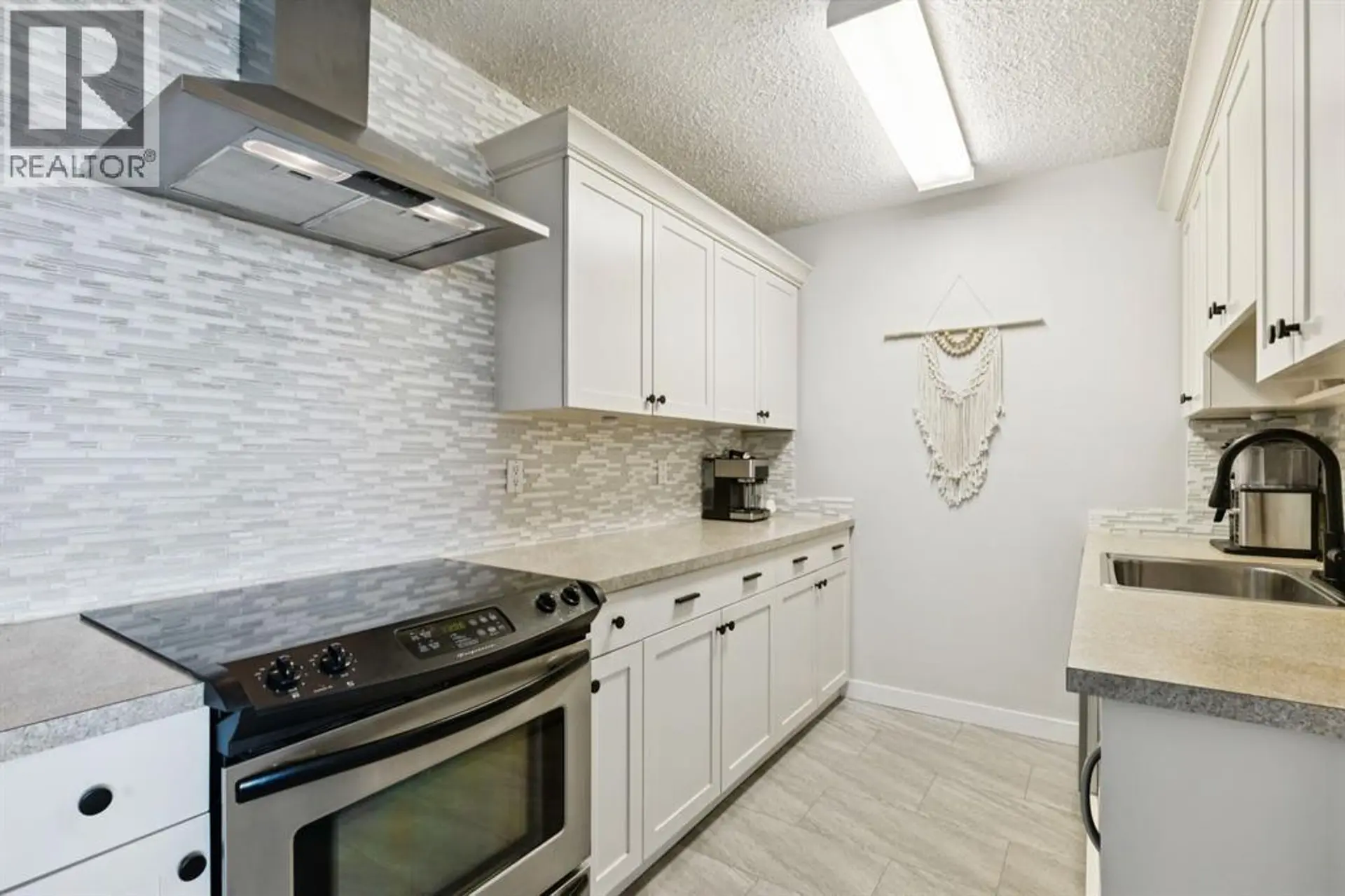 #302 314 14 STREET NW - Image 5