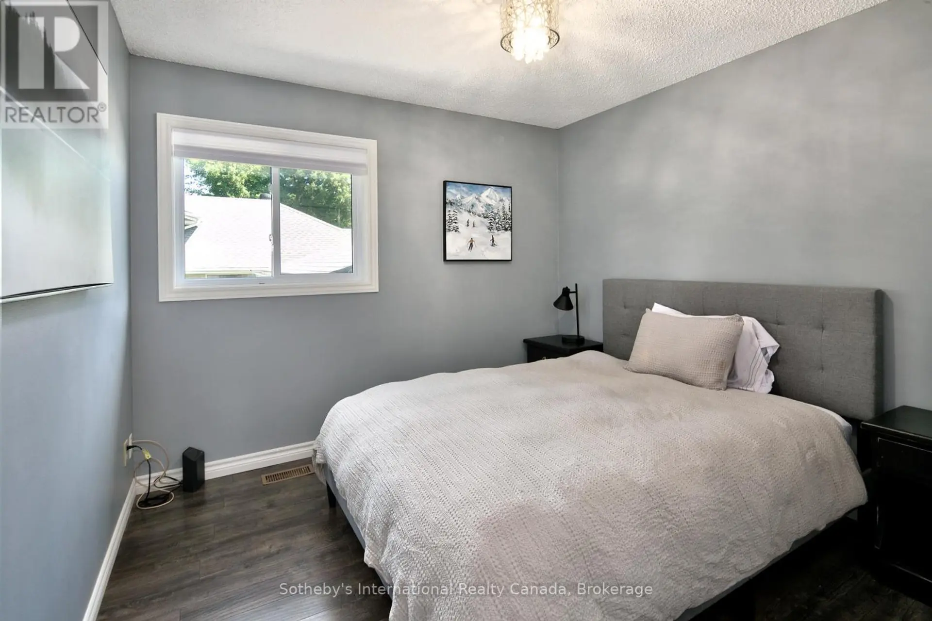 26 MIDDLE AVENUE - Image 10