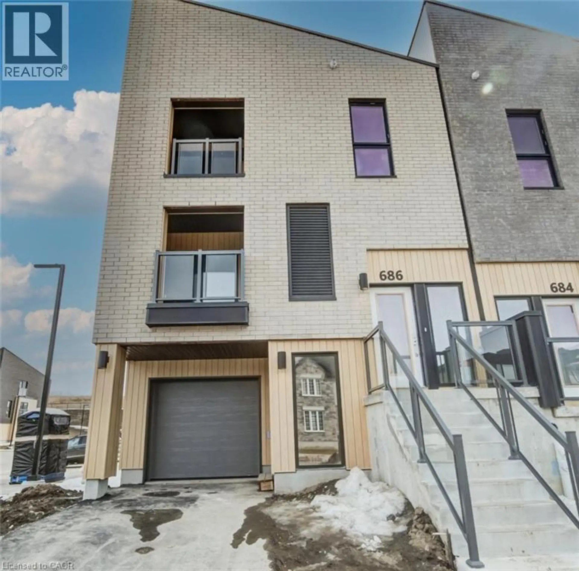 686 BENNINGER Drive - Image 1