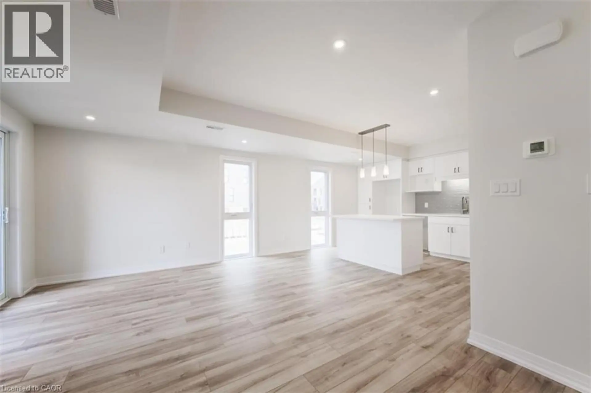 686 BENNINGER Drive - Image 3