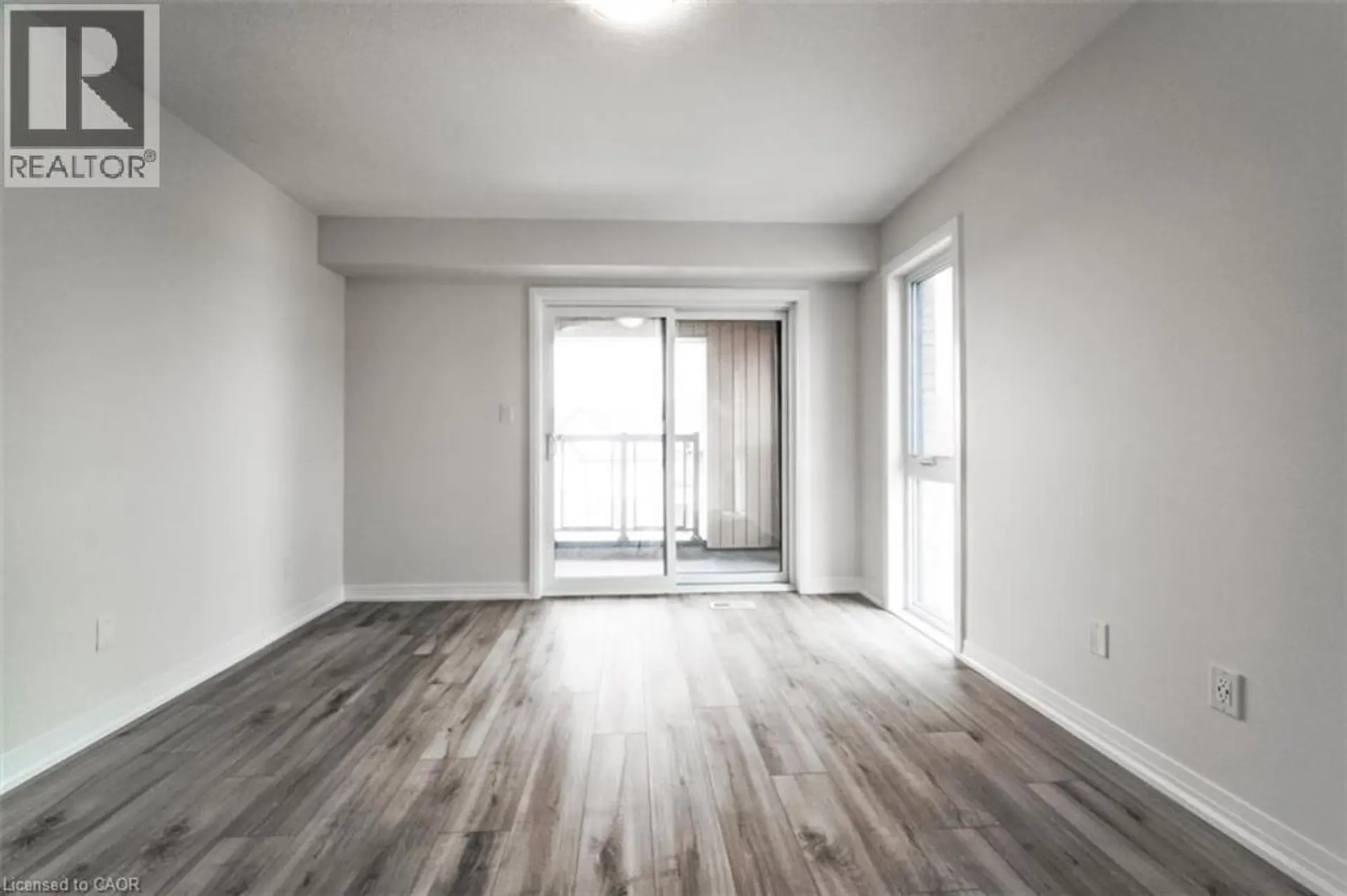686 BENNINGER Drive - Image 4