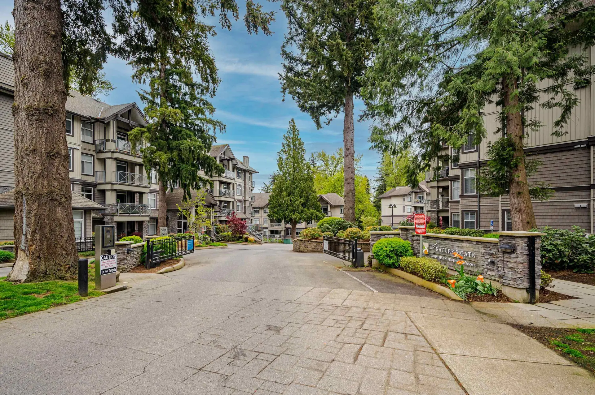 Property at #204 33328 E Bourquin Crescent, Abbotsford, BC