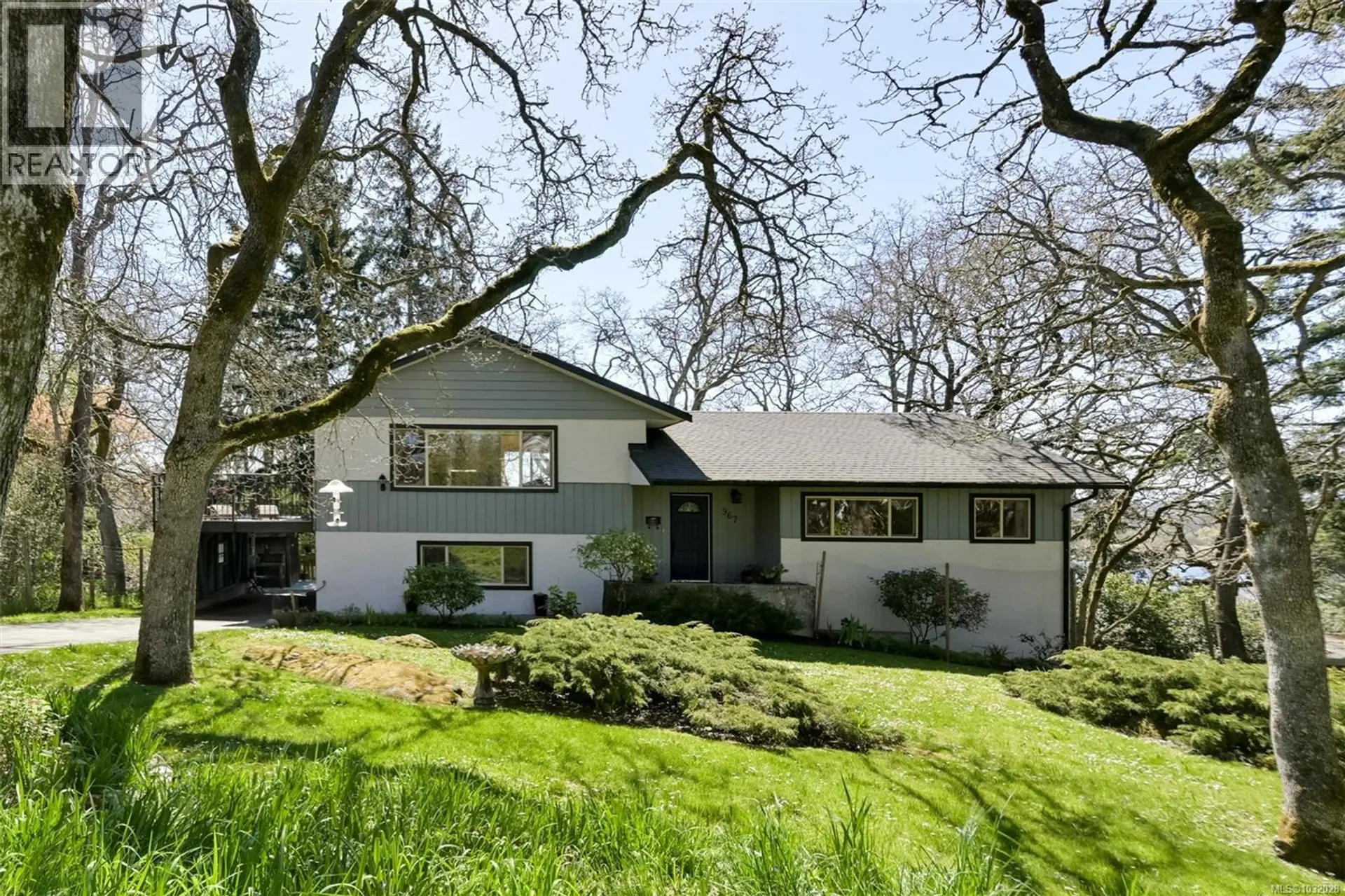 Property at 967 Ridgeway St, Saanich, BC