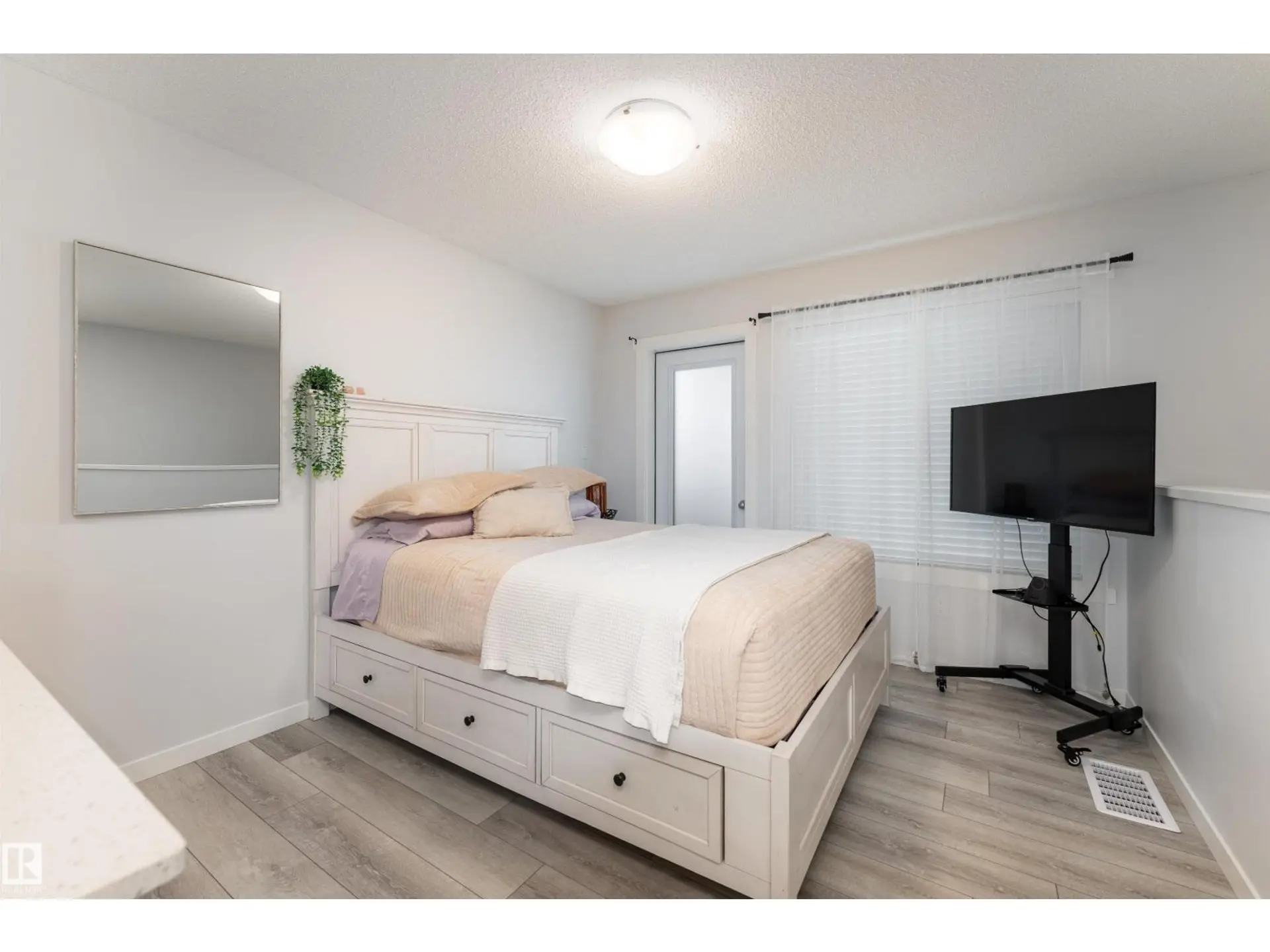 #6 12815 Cumberland Rd NW - Image 7