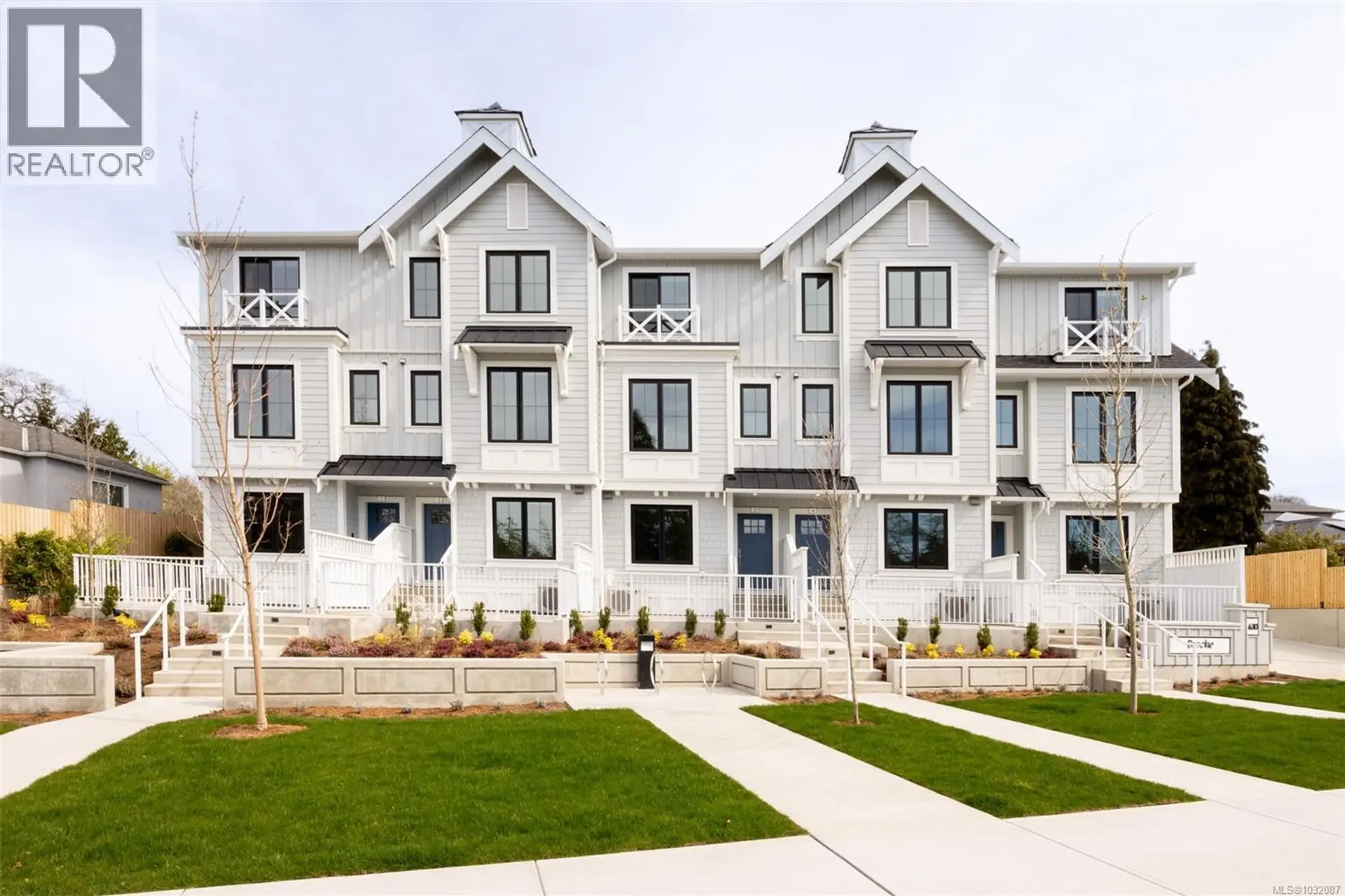 Property at #TH4 630 Gorge Rd W, Saanich, BC