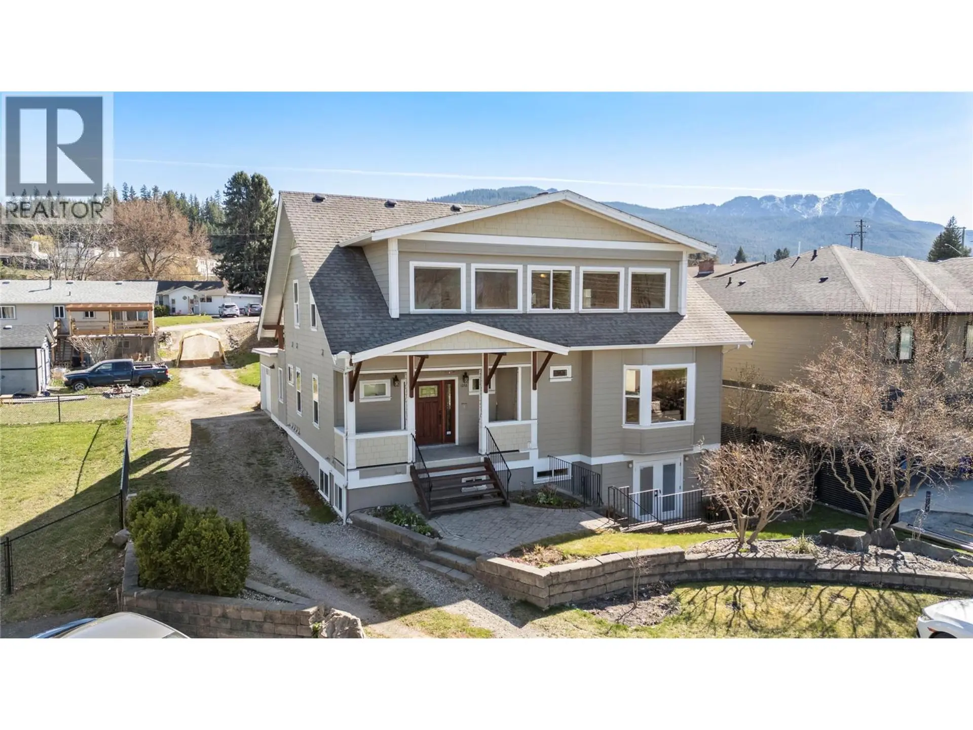 Property at 1050 9 Avenue NE, Salmon Arm, BC