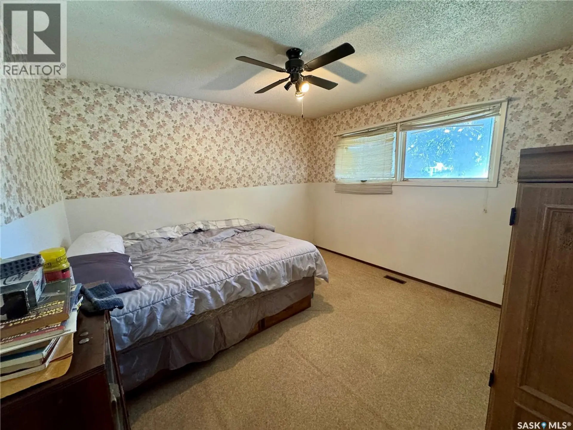 1215 ATHABASCA STREET W - Image 10